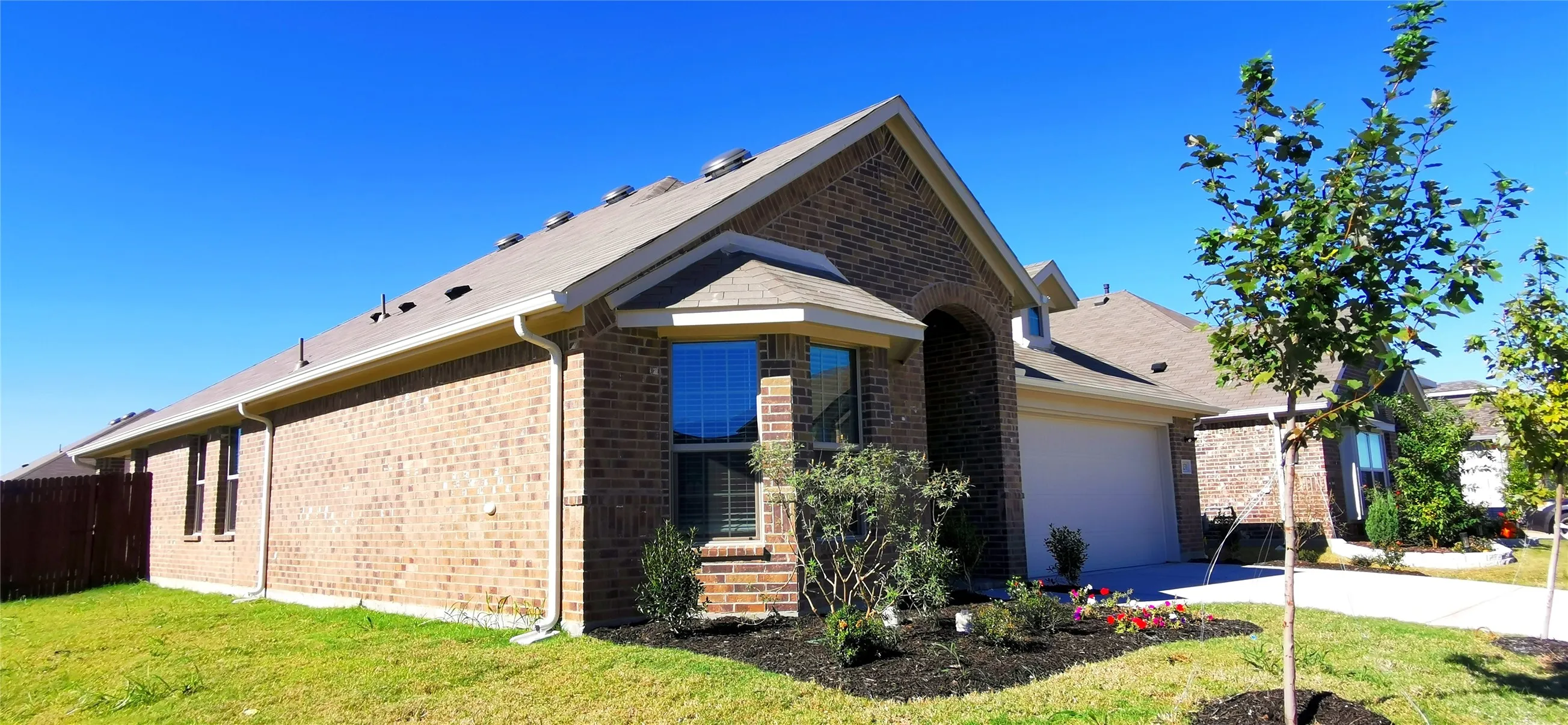 Single Family Residence For Sale in Kaufman County , 2131 Erika Lane, Forney, Texas 75126, 4 Bedroom, 2 Bathroom, 2 Garage spaces, 1,981 Sqft, built in 2021, Preowned, mls#21215296, Real Estate Agent in Forney, Homes For Sale in Kaufman county, Homes For Sale in Forney, Realtor in Forney Texas, Real Estate Brokerage Independent Realty Texas, Luminita Cordes Realtor