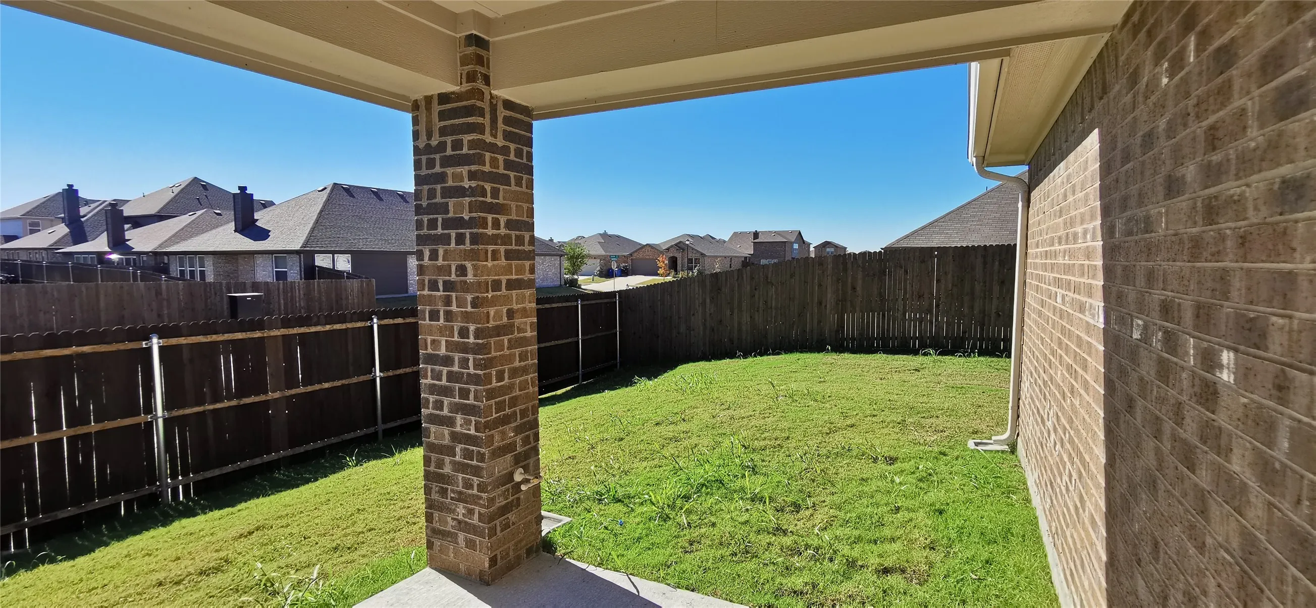 Single Family Residence For Sale in Kaufman County , 2131 Erika Lane, Forney, Texas 75126, 4 Bedroom, 2 Bathroom, 2 Garage spaces, 1,981 Sqft, built in 2021, Preowned, mls#21215296, Real Estate Agent in Forney, Homes For Sale in Kaufman county, Homes For Sale in Forney, Realtor in Forney Texas, Real Estate Brokerage Independent Realty Texas, Luminita Cordes Realtor
