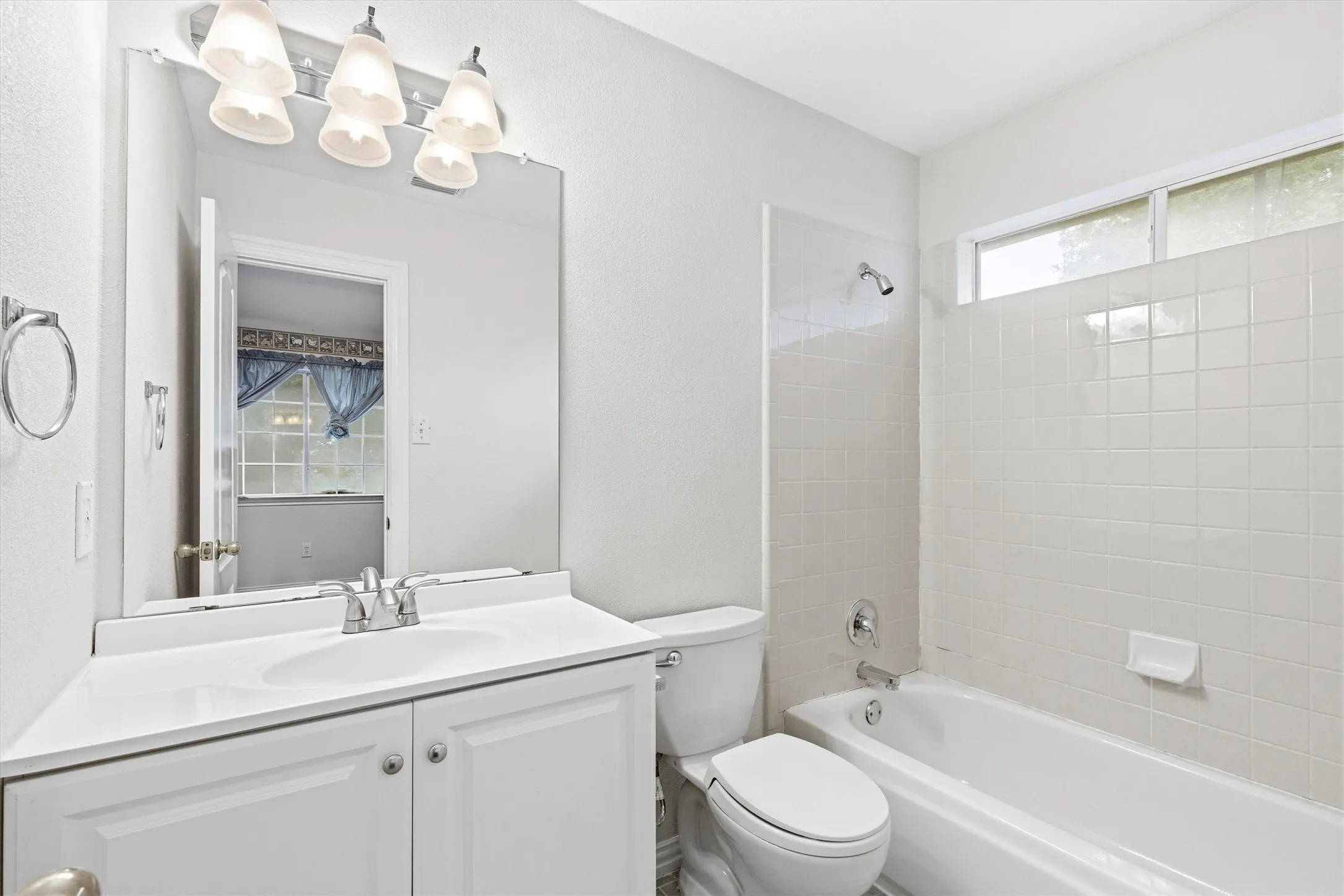 Single Family Residence For Sale in Dallas County , 6010 Troon Circle, Garland, Texas 75044, 4 Bedroom, 4 Bathroom, 2 Garage spaces, 3,420 Sqft, built in 1994, mls#21215171, Real Estate Agent in Garland, Homes For Sale in Dallas county, Homes For Sale in Garland, Realtor in Garland Texas, Real Estate Brokerage Independent Realty Texas, Luminita Cordes Realtor