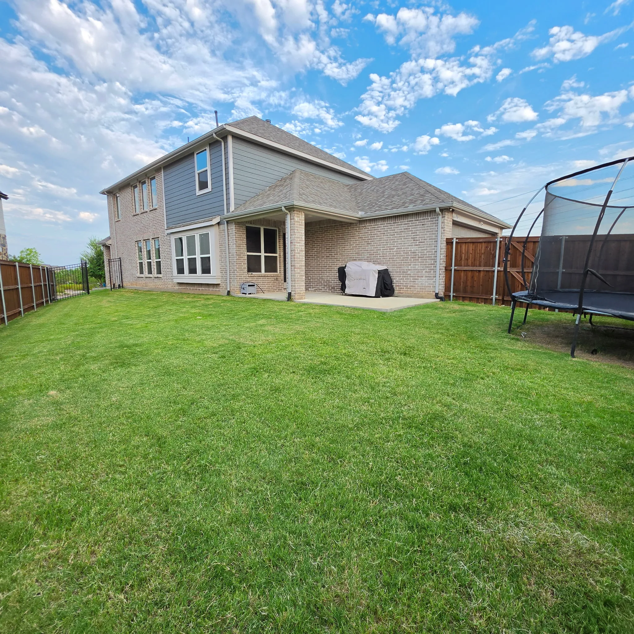 Single Family Residence For Sale in Tarrant County , 909 Carnation Drive, Crowley, Texas 76036, 5 Bedroom, 3 Bathroom, 2 Garage spaces, 2,461 Sqft, built in 2024, mls#21215373, Real Estate Agent in Crowley, Homes For Sale in Tarrant county, Homes For Sale in Crowley, Realtor in Crowley Texas, Real Estate Brokerage Independent Realty Texas, Luminita Cordes Realtor