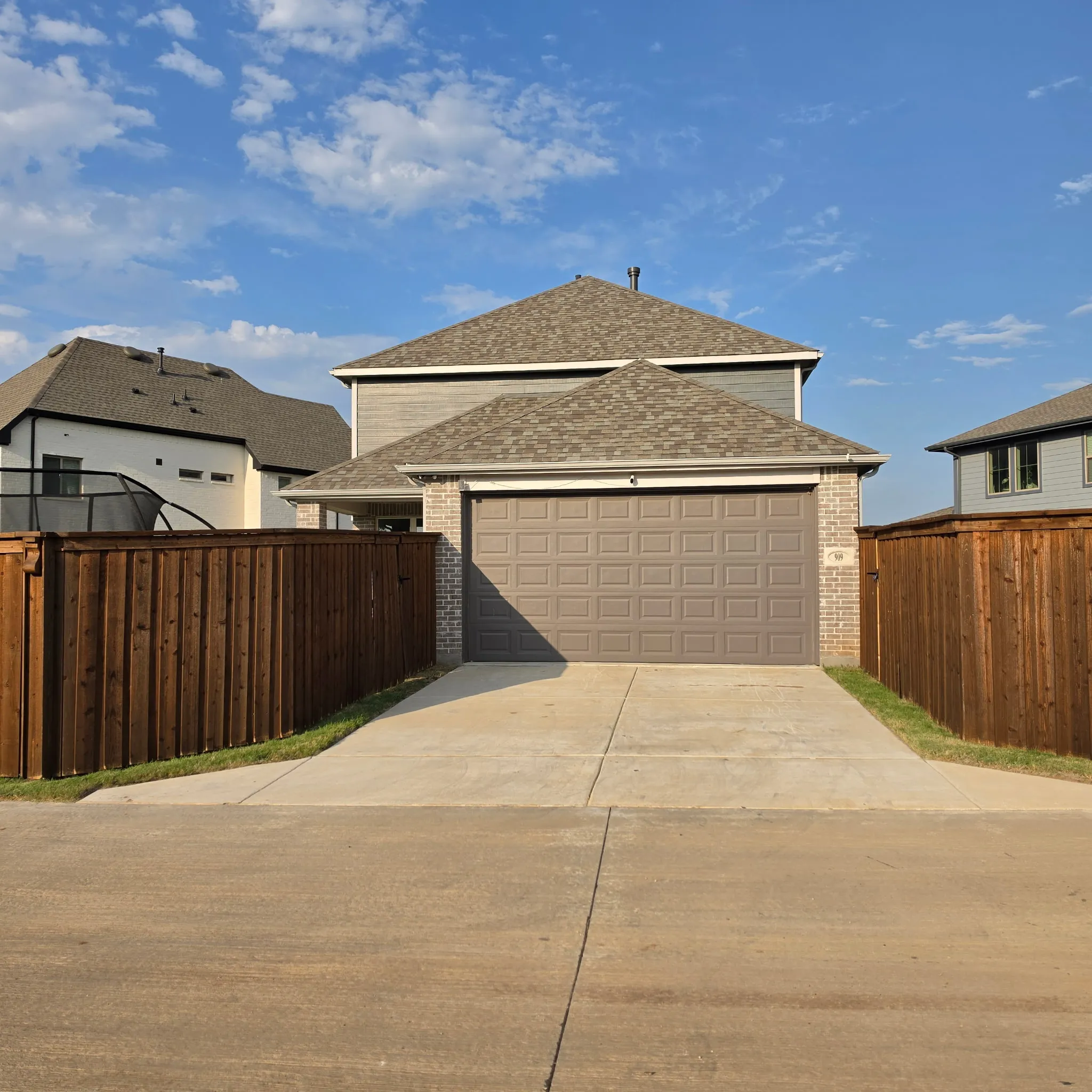 Single Family Residence For Sale in Tarrant County , 909 Carnation Drive, Crowley, Texas 76036, 5 Bedroom, 3 Bathroom, 2 Garage spaces, 2,461 Sqft, built in 2024, mls#21215373, Real Estate Agent in Crowley, Homes For Sale in Tarrant county, Homes For Sale in Crowley, Realtor in Crowley Texas, Real Estate Brokerage Independent Realty Texas, Luminita Cordes Realtor