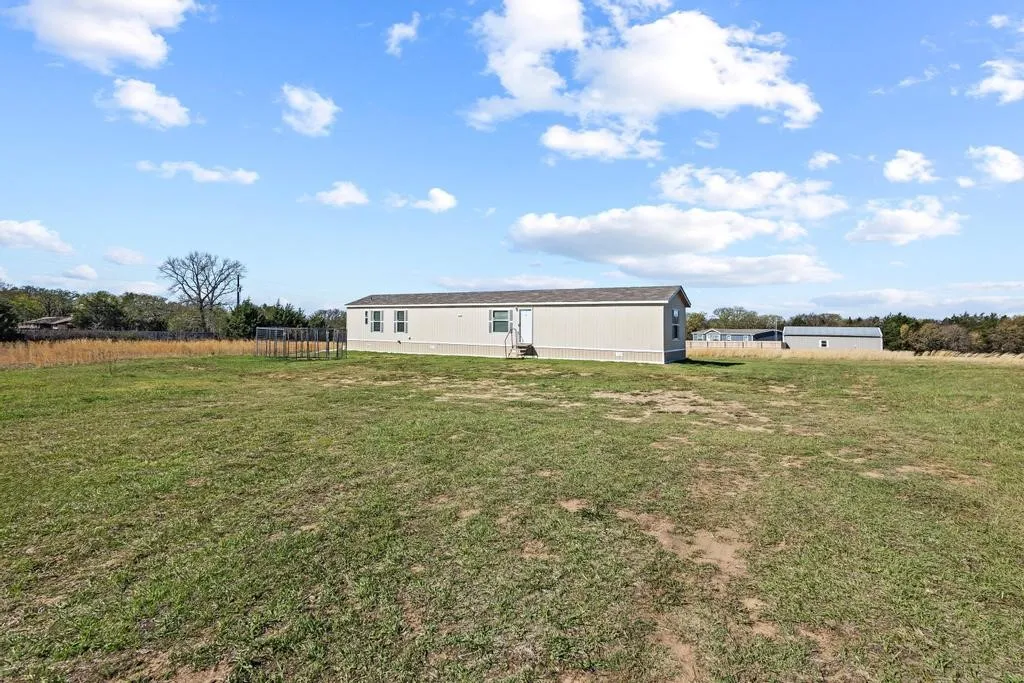 Manufactured Home For Sale in Grayson County , 3979 Roland Road, Whitesboro, Texas 76273, 3 Bedroom, 2 Bathroom, Garage spaces, 1,216 Sqft, built in 2024, mls#21214680, Real Estate Agent in Whitesboro, Homes For Sale in Grayson county, Homes For Sale in Whitesboro, Realtor in Whitesboro Texas, Real Estate Brokerage Independent Realty Texas, Luminita Cordes Realtor