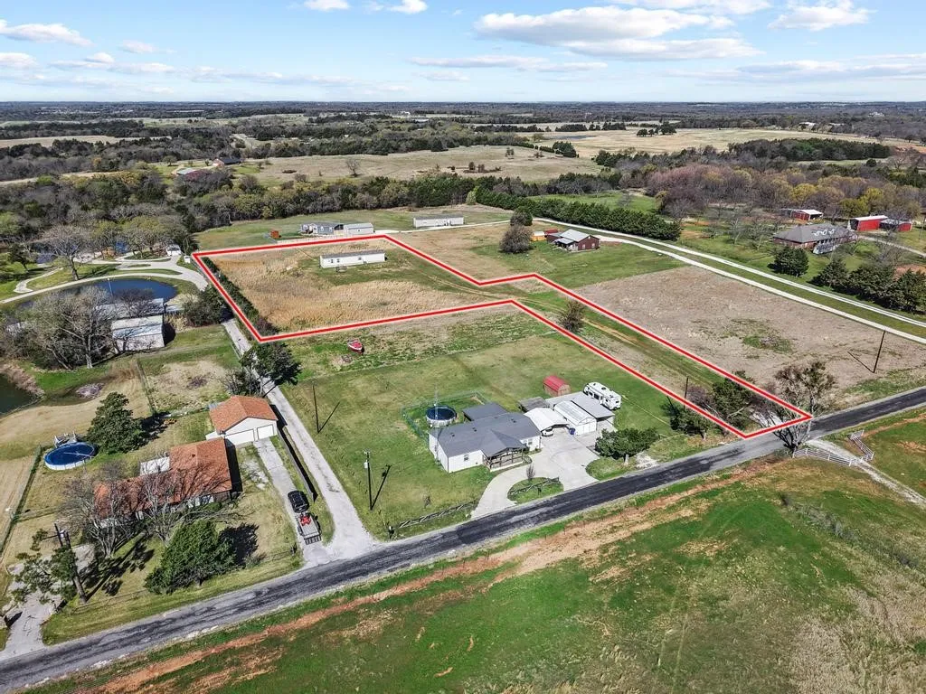 Manufactured Home For Sale in Grayson County , 3979 Roland Road, Whitesboro, Texas 76273, 3 Bedroom, 2 Bathroom, Garage spaces, 1,216 Sqft, built in 2024, mls#21214680, Real Estate Agent in Whitesboro, Homes For Sale in Grayson county, Homes For Sale in Whitesboro, Realtor in Whitesboro Texas, Real Estate Brokerage Independent Realty Texas, Luminita Cordes Realtor