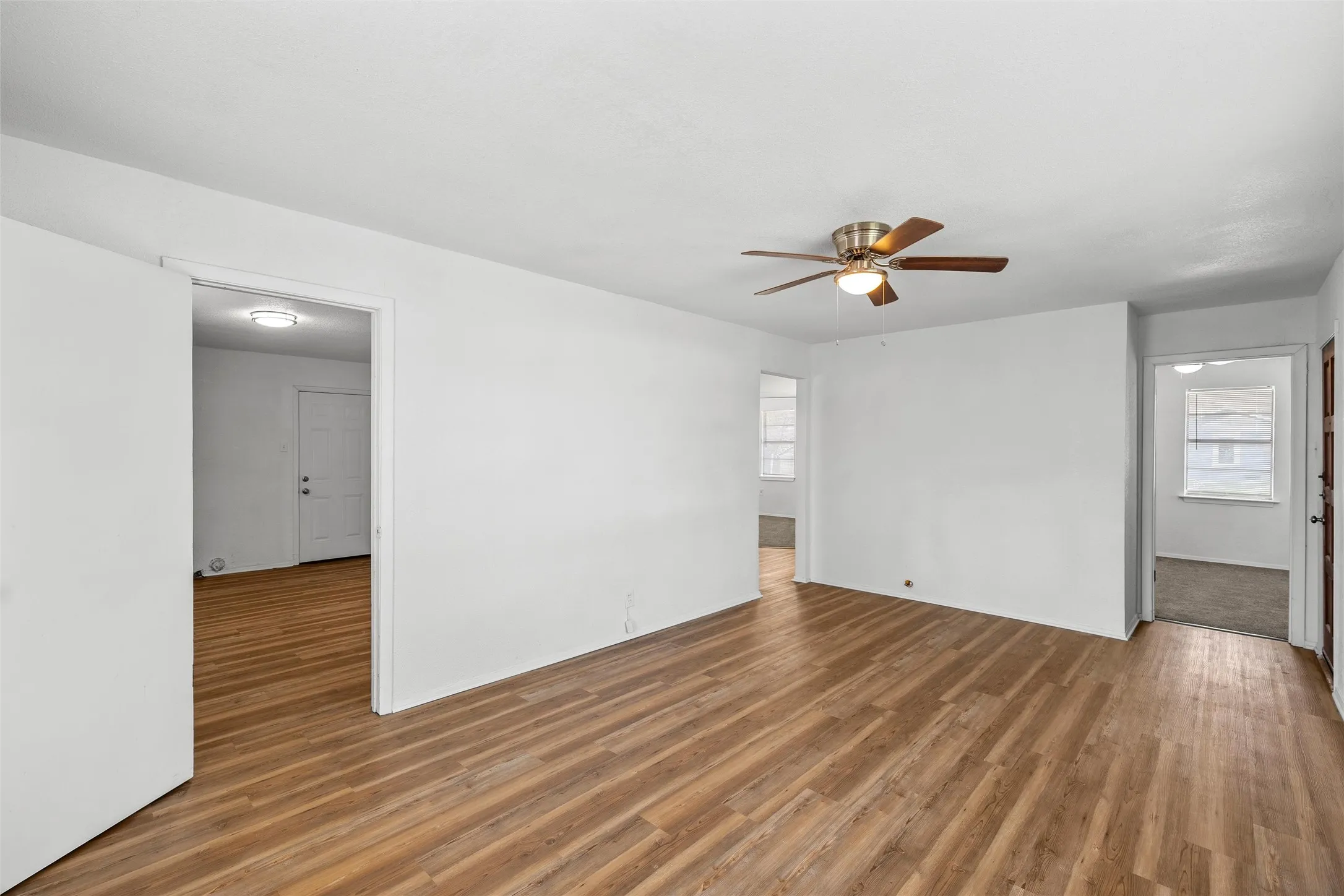 Single Family Residence For Sale in Mc Lennan County , 915 Faulkner Lane, Waco, Texas 76704, 3 Bedroom, 1 Bathroom, Garage spaces, 968 Sqft, built in 1964, mls#21214308, Real Estate Agent in Waco, Homes For Sale in Mc Lennan county, Homes For Sale in Waco, Realtor in Waco Texas, Real Estate Brokerage Independent Realty Texas, Luminita Cordes Realtor