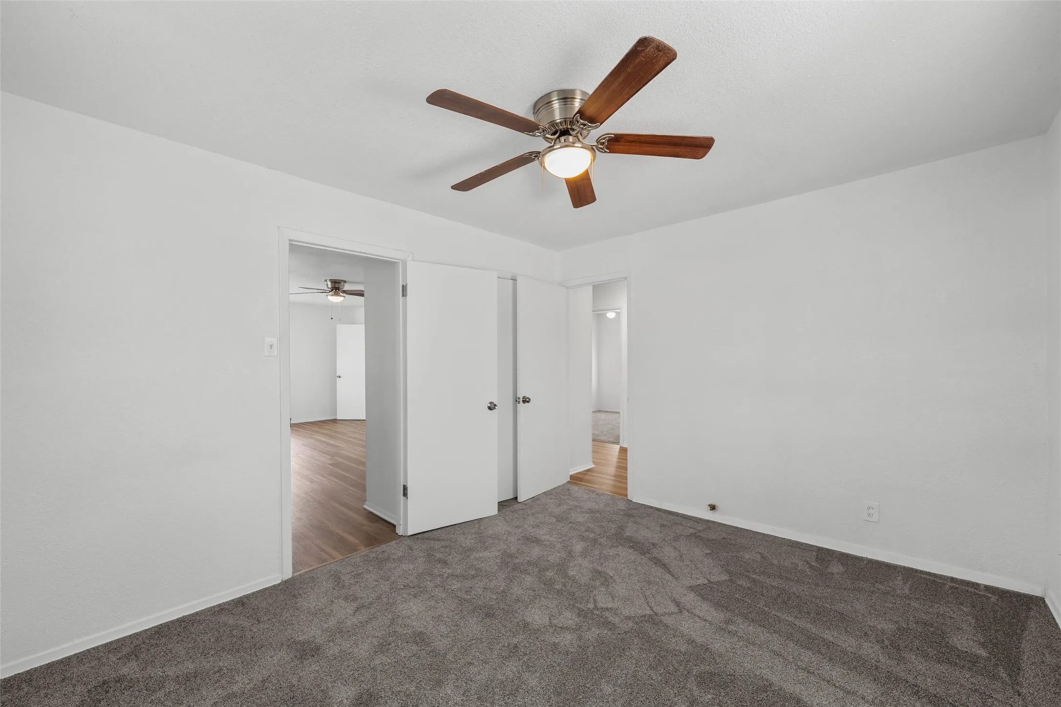 Single Family Residence For Sale in Mc Lennan County , 915 Faulkner Lane, Waco, Texas 76704, 3 Bedroom, 1 Bathroom, Garage spaces, 968 Sqft, built in 1964, mls#21214308, Real Estate Agent in Waco, Homes For Sale in Mc Lennan county, Homes For Sale in Waco, Realtor in Waco Texas, Real Estate Brokerage Independent Realty Texas, Luminita Cordes Realtor