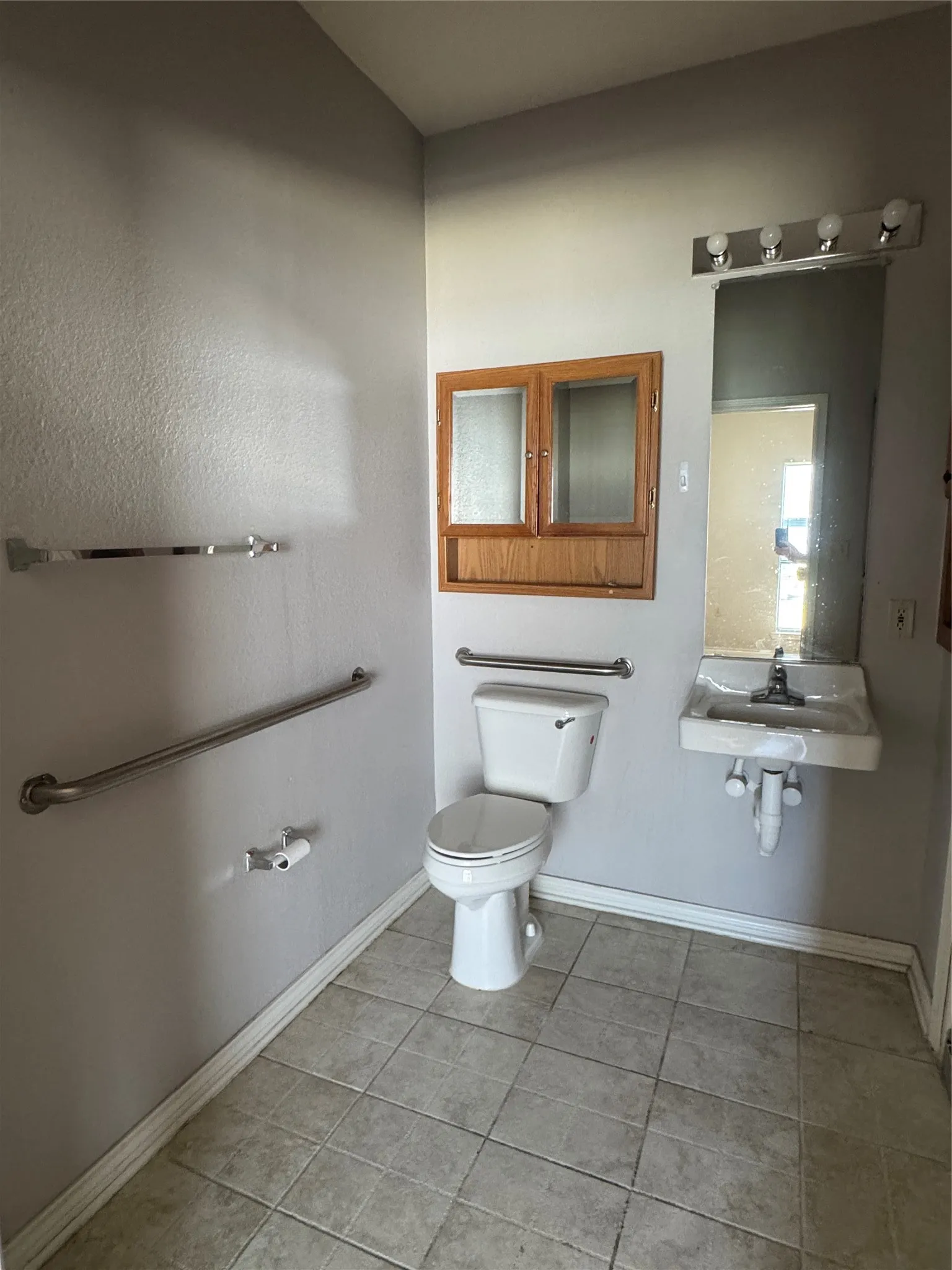 Apartment For Rent in Kaufman County , 503 N WASHINGTON Street A, Kaufman, Texas 75142, 1 Bedroom, 1 Bathroom, Garage spaces, 11,548 Sqft, built in 1996, Preowned, mls#21215514, Real Estate Agent in Kaufman, Homes For Rent in Kaufman county, Homes For Rent in Kaufman, Realtor in Kaufman Texas, Real Estate Brokerage Independent Realty Texas, Luminita Cordes Realtor