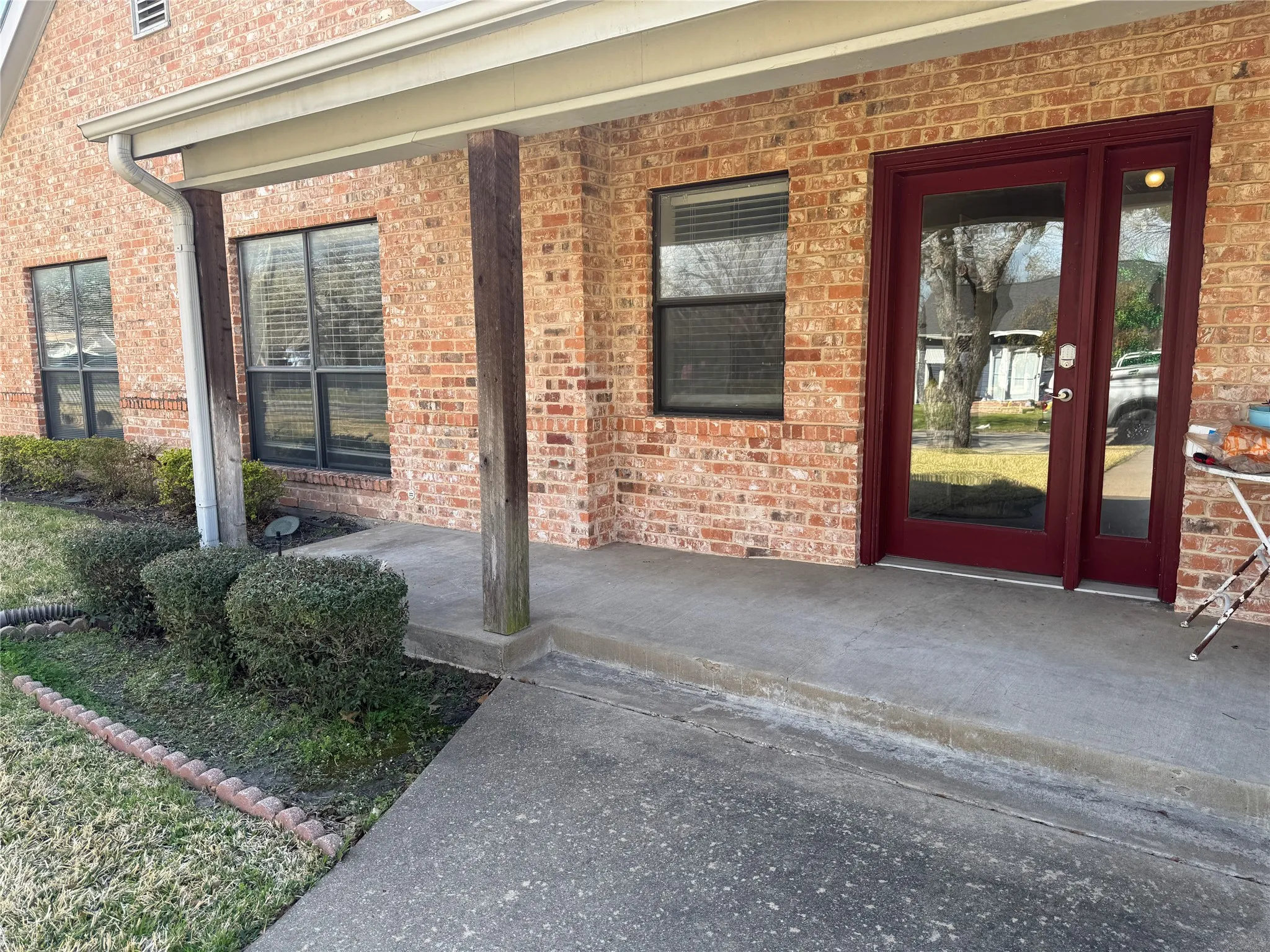 Apartment For Rent in Kaufman County , 503 N WASHINGTON Street A, Kaufman, Texas 75142, 1 Bedroom, 1 Bathroom, Garage spaces, 11,548 Sqft, built in 1996, Preowned, mls#21215514, Real Estate Agent in Kaufman, Homes For Rent in Kaufman county, Homes For Rent in Kaufman, Realtor in Kaufman Texas, Real Estate Brokerage Independent Realty Texas, Luminita Cordes Realtor