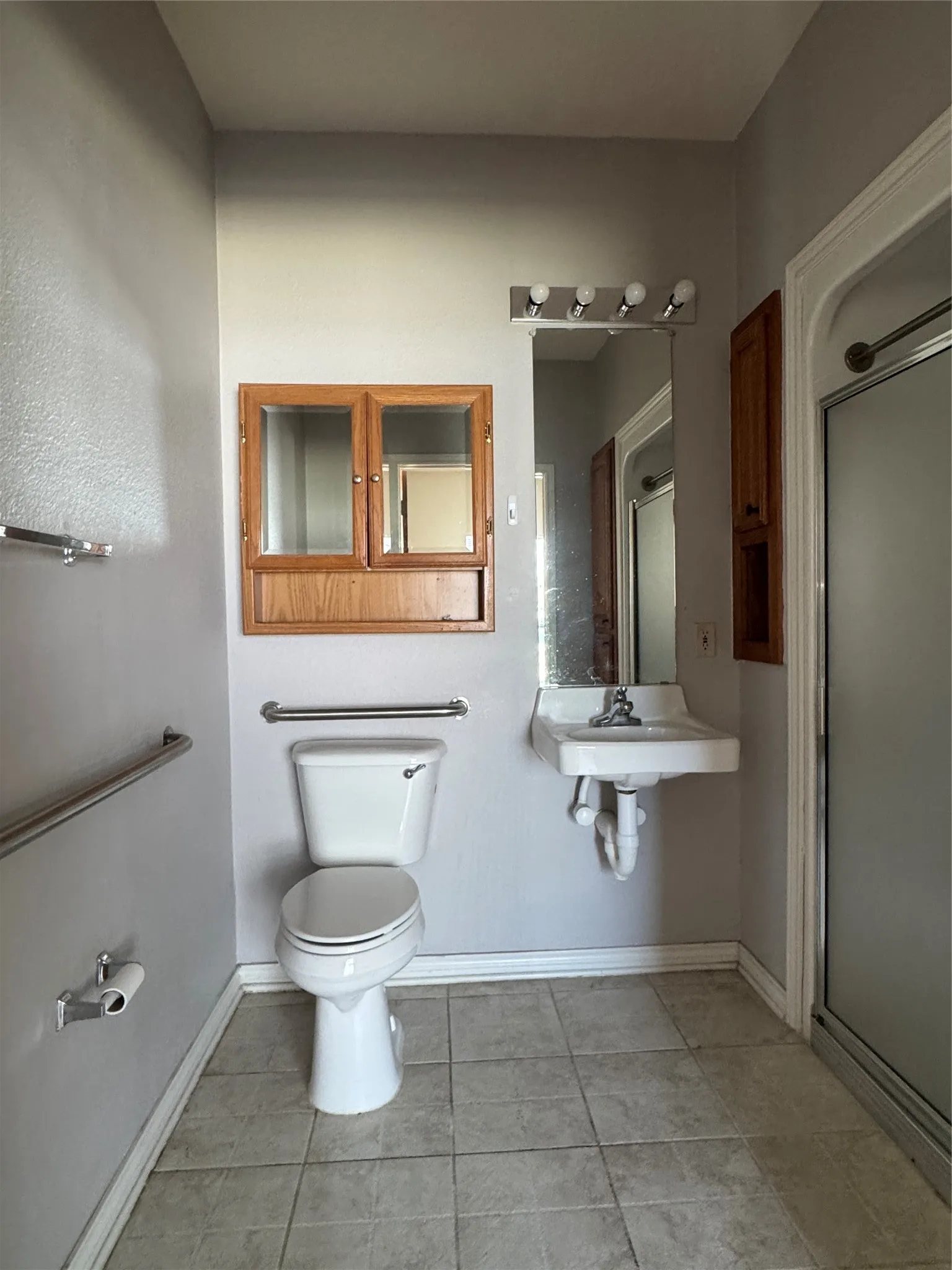 Apartment For Rent in Kaufman County , 503 N WASHINGTON Street A, Kaufman, Texas 75142, 1 Bedroom, 1 Bathroom, Garage spaces, 11,548 Sqft, built in 1996, Preowned, mls#21215514, Real Estate Agent in Kaufman, Homes For Rent in Kaufman county, Homes For Rent in Kaufman, Realtor in Kaufman Texas, Real Estate Brokerage Independent Realty Texas, Luminita Cordes Realtor