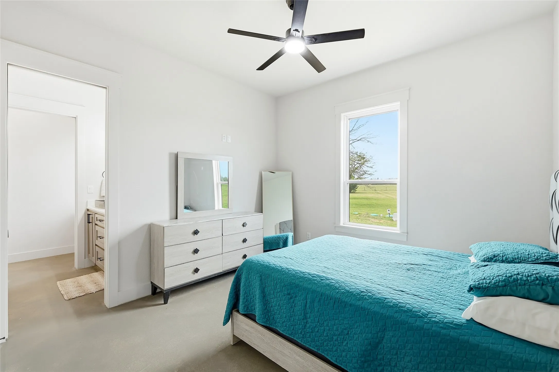 Single Family Residence For Sale in Montague County , 3988 Lake Valley Road, Sunset, Texas 76270, 4 Bedroom, 3 Bathroom, 4 Garage spaces, 3,414 Sqft, built in 2023, Preowned, mls#21214929, Real Estate Agent in Sunset, Homes For Sale in Montague county, Homes For Sale in Sunset, Realtor in Sunset Texas, Real Estate Brokerage Independent Realty Texas, Luminita Cordes Realtor