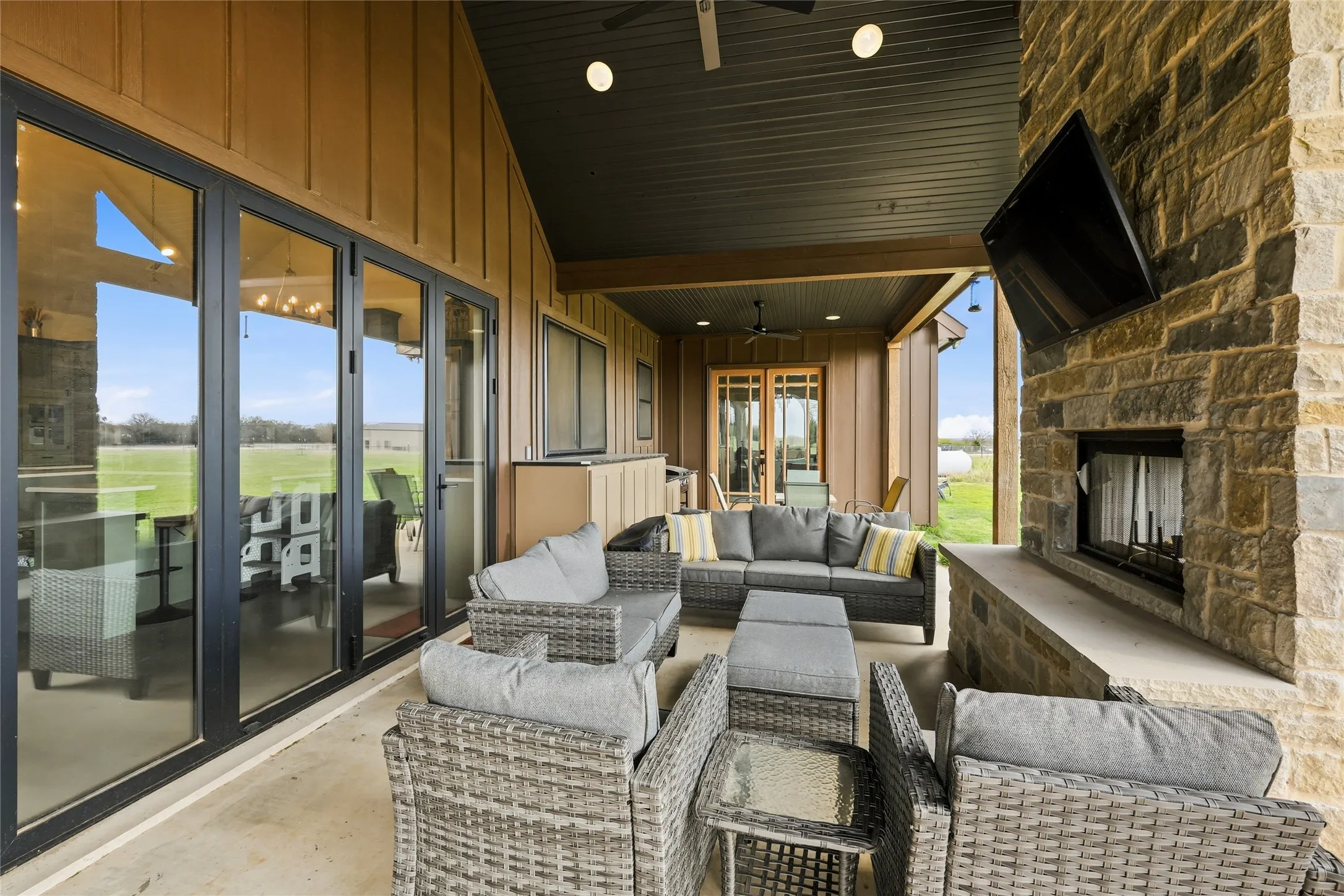 Single Family Residence For Sale in Montague County , 3988 Lake Valley Road, Sunset, Texas 76270, 4 Bedroom, 3 Bathroom, 4 Garage spaces, 3,414 Sqft, built in 2023, Preowned, mls#21214929, Real Estate Agent in Sunset, Homes For Sale in Montague county, Homes For Sale in Sunset, Realtor in Sunset Texas, Real Estate Brokerage Independent Realty Texas, Luminita Cordes Realtor
