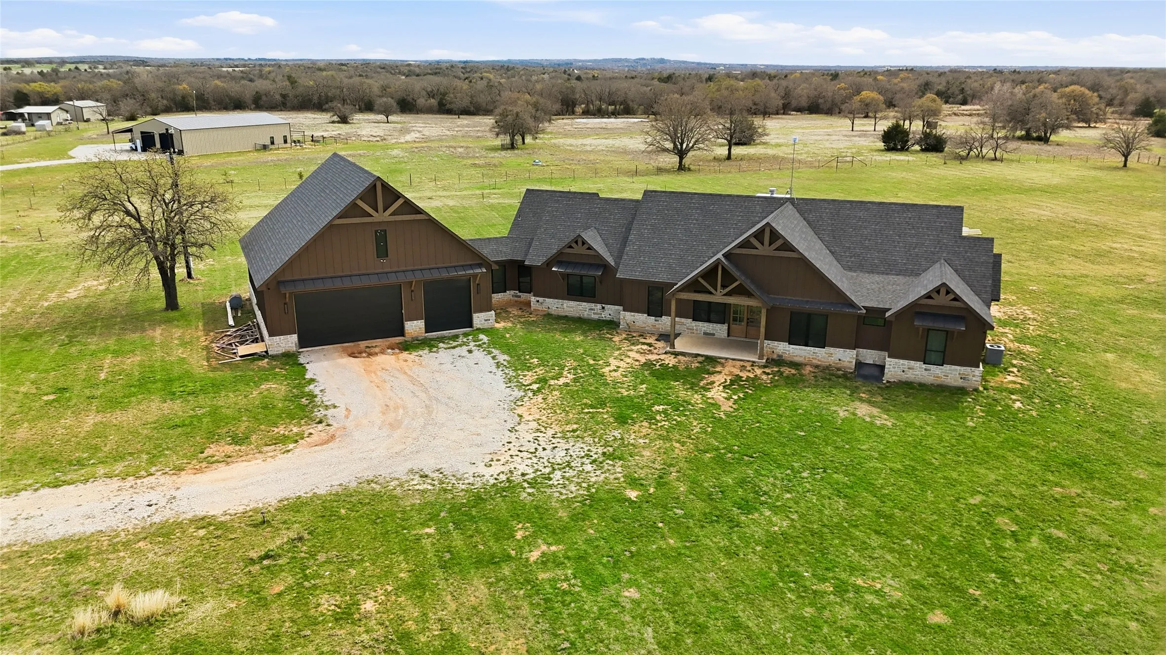 Single Family Residence For Sale in Montague County , 3988 Lake Valley Road, Sunset, Texas 76270, 4 Bedroom, 3 Bathroom, 4 Garage spaces, 3,414 Sqft, built in 2023, Preowned, mls#21214929, Real Estate Agent in Sunset, Homes For Sale in Montague county, Homes For Sale in Sunset, Realtor in Sunset Texas, Real Estate Brokerage Independent Realty Texas, Luminita Cordes Realtor