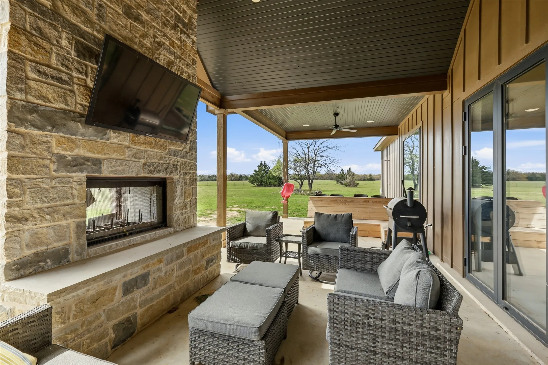 Single Family Residence For Sale in Montague County , 3988 Lake Valley Road, Sunset, Texas 76270, 4 Bedroom, 3 Bathroom, 4 Garage spaces, 3,414 Sqft, built in 2023, Preowned, mls#21214929, Real Estate Agent in Sunset, Homes For Sale in Montague county, Homes For Sale in Sunset, Realtor in Sunset Texas, Real Estate Brokerage Independent Realty Texas, Luminita Cordes Realtor