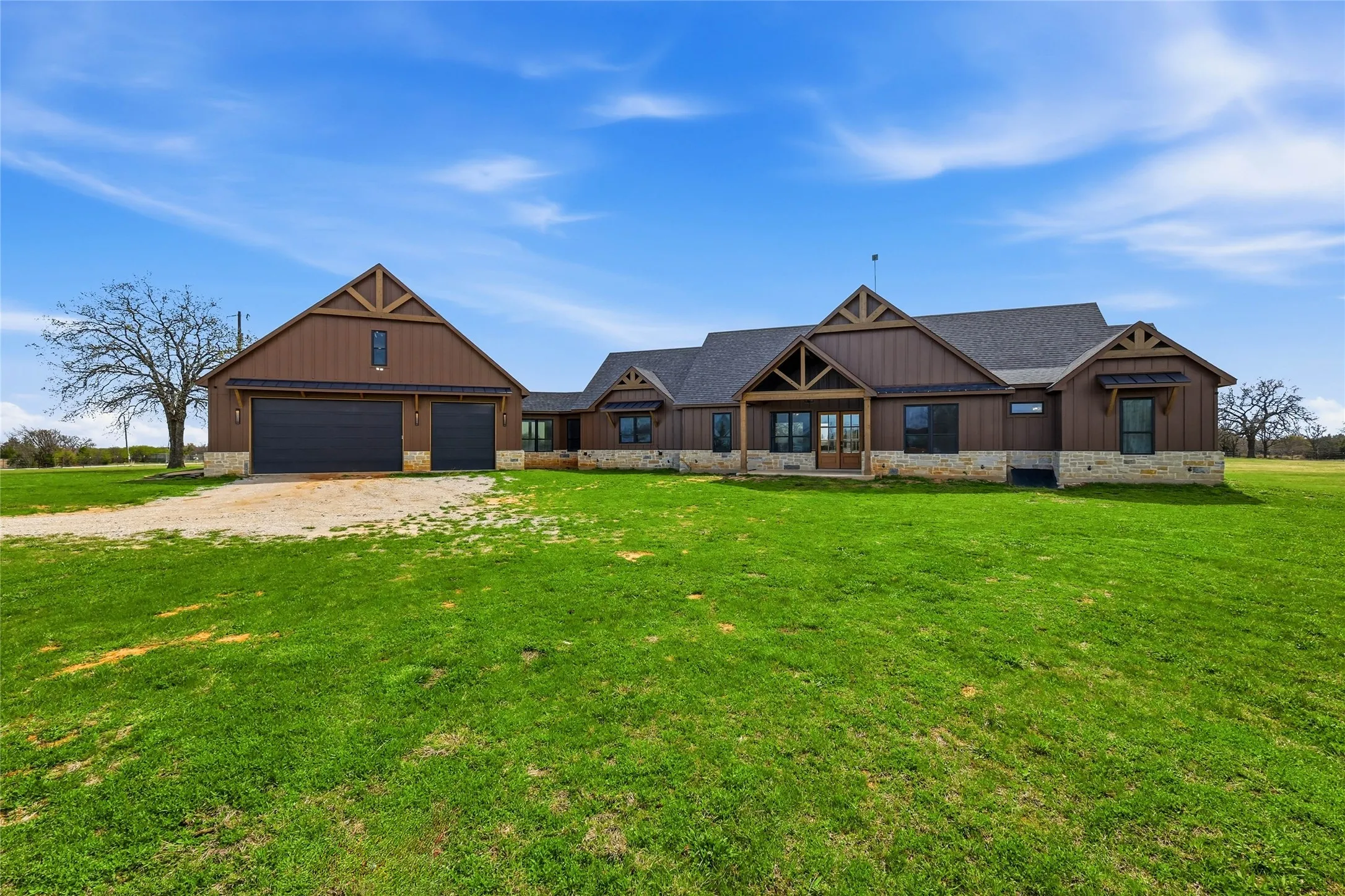 Single Family Residence For Sale in Montague County , 3988 Lake Valley Road, Sunset, Texas 76270, 4 Bedroom, 3 Bathroom, 4 Garage spaces, 3,414 Sqft, built in 2023, Preowned, mls#21214929, Real Estate Agent in Sunset, Homes For Sale in Montague county, Homes For Sale in Sunset, Realtor in Sunset Texas, Real Estate Brokerage Independent Realty Texas, Luminita Cordes Realtor