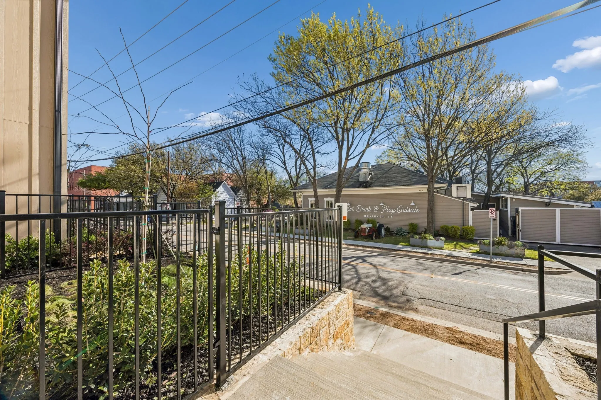 Townhouse For Sale in Collin County , 122 S Church Street, Mc Kinney, Texas 75069, 4 Bedroom, 5 Bathroom, 2 Garage spaces, 3,360 Sqft, built in 2026, New Construction - Complete, mls#21214947, Real Estate Agent in Mc Kinney, Homes For Sale in Collin county, Homes For Sale in Mc Kinney, Realtor in Mc Kinney Texas, Real Estate Brokerage Independent Realty Texas, Luminita Cordes Realtor