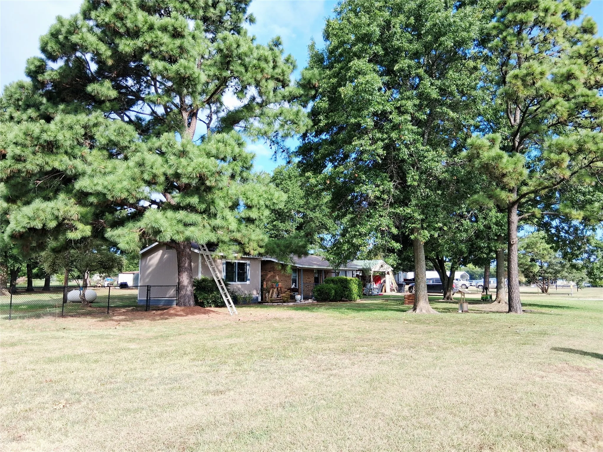 Single Family Residence For Sale in Hunt County , 8140 Fm 513, Lone Oak, Texas 75453, 2 Bedroom, 2 Bathroom, Garage spaces, 1,176 Sqft, built in 1986, Preowned, mls#21215547, Real Estate Agent in Lone Oak, Homes For Sale in Hunt county, Homes For Sale in Lone Oak, Realtor in Lone Oak Texas, Real Estate Brokerage Independent Realty Texas, Luminita Cordes Realtor