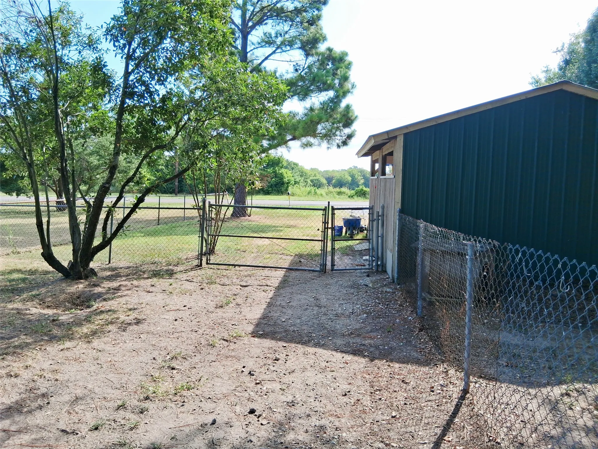 Single Family Residence For Sale in Hunt County , 8140 Fm 513, Lone Oak, Texas 75453, 2 Bedroom, 2 Bathroom, Garage spaces, 1,176 Sqft, built in 1986, Preowned, mls#21215547, Real Estate Agent in Lone Oak, Homes For Sale in Hunt county, Homes For Sale in Lone Oak, Realtor in Lone Oak Texas, Real Estate Brokerage Independent Realty Texas, Luminita Cordes Realtor