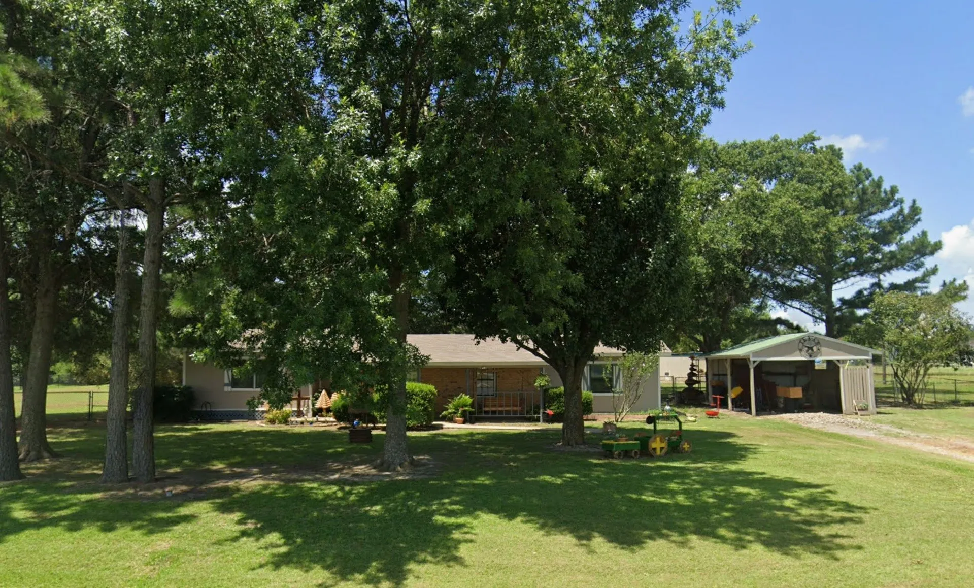 Single Family Residence For Sale in Hunt County , 8140 Fm 513, Lone Oak, Texas 75453, 2 Bedroom, 2 Bathroom, Garage spaces, 1,176 Sqft, built in 1986, Preowned, mls#21215547, Real Estate Agent in Lone Oak, Homes For Sale in Hunt county, Homes For Sale in Lone Oak, Realtor in Lone Oak Texas, Real Estate Brokerage Independent Realty Texas, Luminita Cordes Realtor