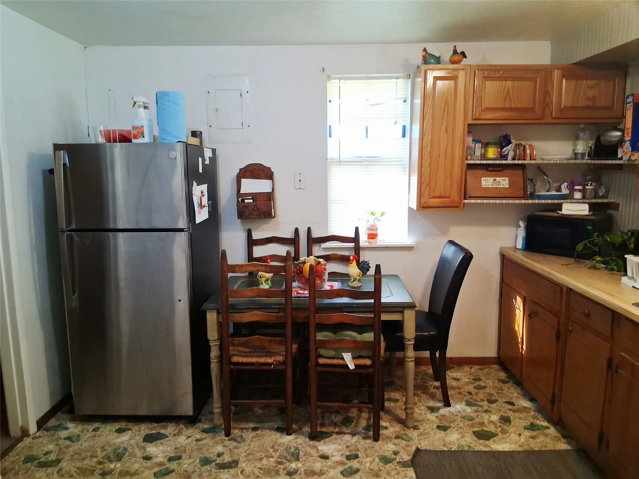 Single Family Residence For Sale in Hunt County , 8140 Fm 513, Lone Oak, Texas 75453, 2 Bedroom, 2 Bathroom, Garage spaces, 1,176 Sqft, built in 1986, Preowned, mls#21215547, Real Estate Agent in Lone Oak, Homes For Sale in Hunt county, Homes For Sale in Lone Oak, Realtor in Lone Oak Texas, Real Estate Brokerage Independent Realty Texas, Luminita Cordes Realtor