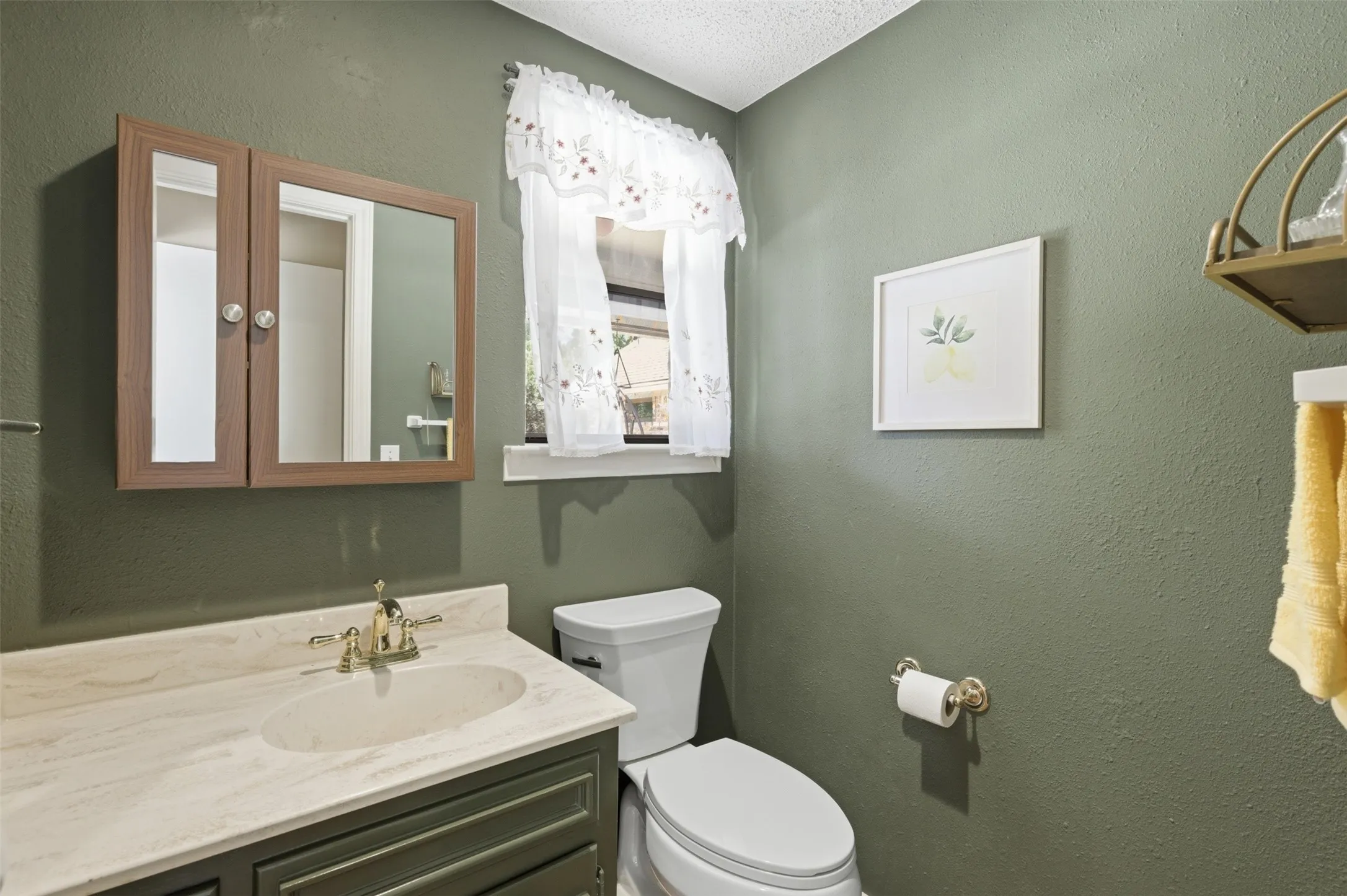 Single Family Residence For Sale in Collin County , 42 Santa Rosa Circle, Wylie, Texas 75098, 5 Bedroom, 5 Bathroom, 2 Garage spaces, 4,893 Sqft, built in 1980, mls#21215603, Real Estate Agent in Wylie, Homes For Sale in Collin county, Homes For Sale in Wylie, Realtor in Wylie Texas, Real Estate Brokerage Independent Realty Texas, Luminita Cordes Realtor