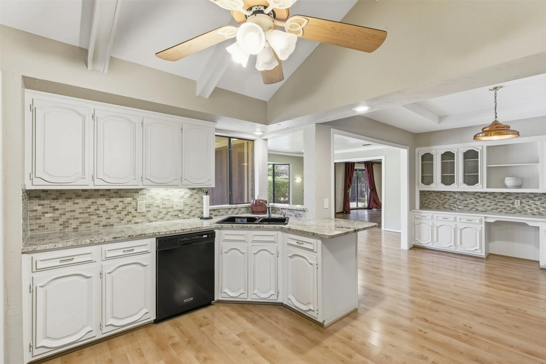 Single Family Residence For Sale in Collin County , 42 Santa Rosa Circle, Wylie, Texas 75098, 5 Bedroom, 5 Bathroom, 2 Garage spaces, 4,893 Sqft, built in 1980, mls#21215603, Real Estate Agent in Wylie, Homes For Sale in Collin county, Homes For Sale in Wylie, Realtor in Wylie Texas, Real Estate Brokerage Independent Realty Texas, Luminita Cordes Realtor