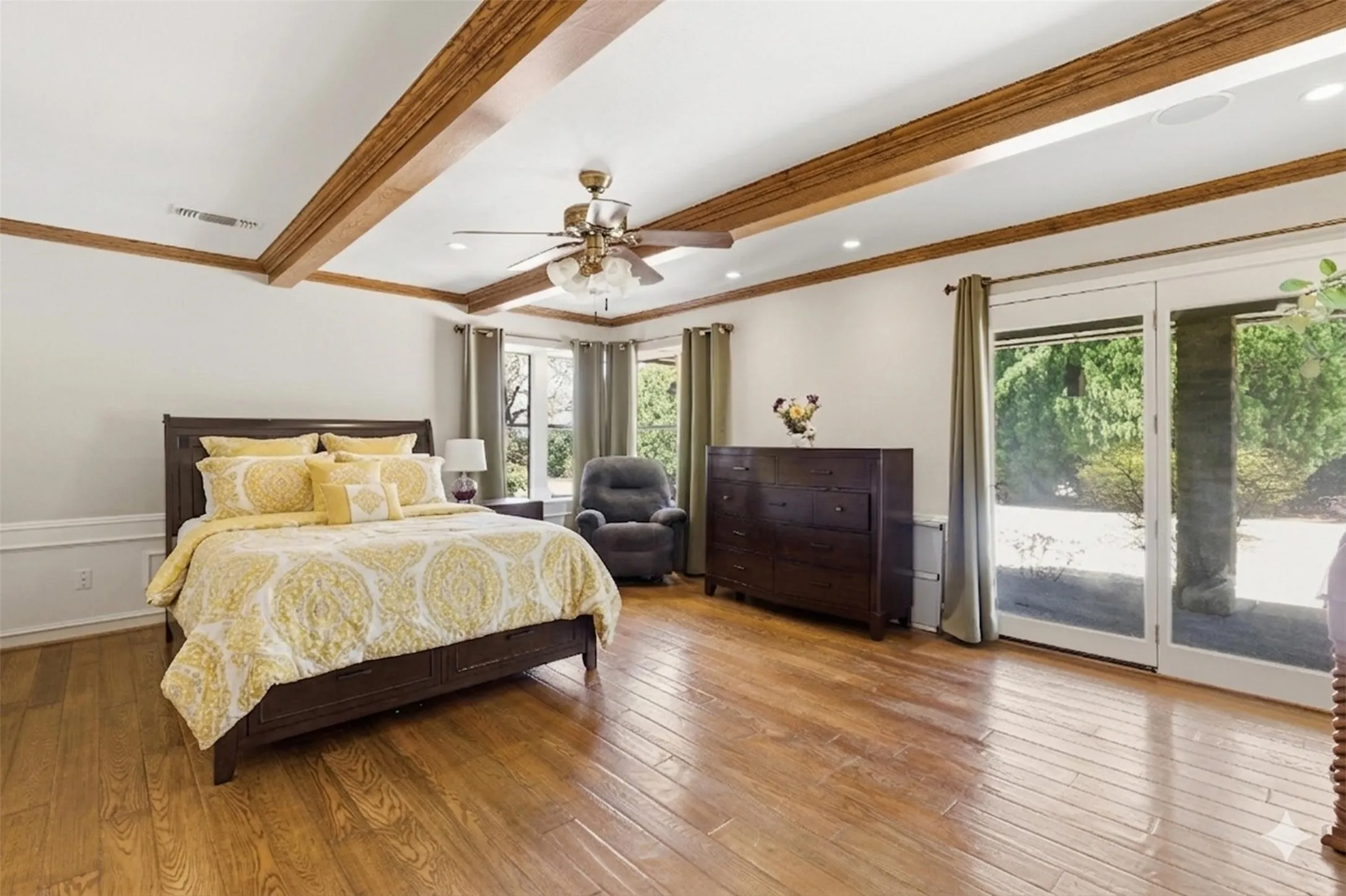 Single Family Residence For Sale in Collin County , 42 Santa Rosa Circle, Wylie, Texas 75098, 5 Bedroom, 5 Bathroom, 2 Garage spaces, 4,893 Sqft, built in 1980, mls#21215603, Real Estate Agent in Wylie, Homes For Sale in Collin county, Homes For Sale in Wylie, Realtor in Wylie Texas, Real Estate Brokerage Independent Realty Texas, Luminita Cordes Realtor