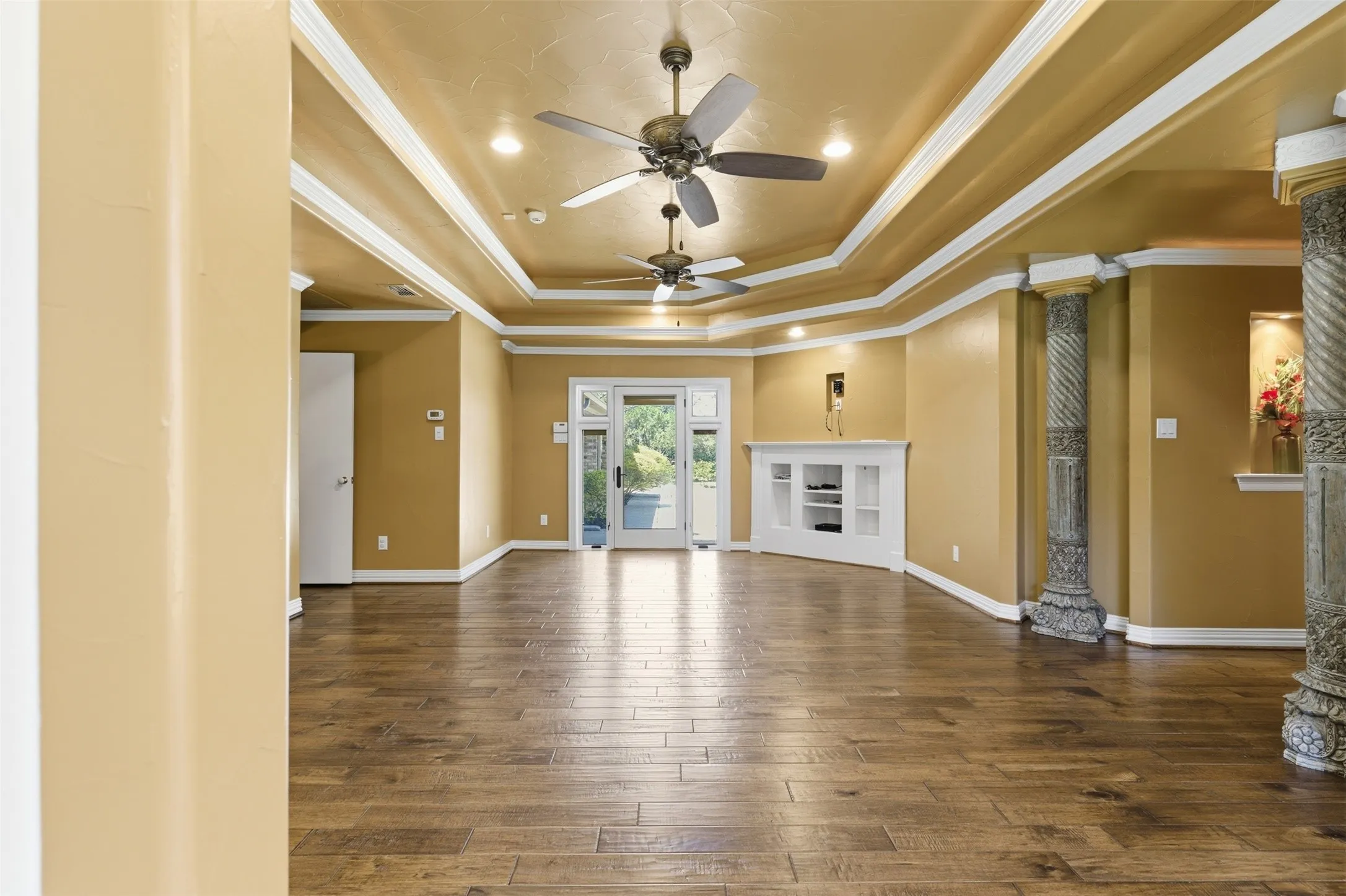 Single Family Residence For Sale in Collin County , 42 Santa Rosa Circle, Wylie, Texas 75098, 5 Bedroom, 5 Bathroom, 2 Garage spaces, 4,893 Sqft, built in 1980, mls#21215603, Real Estate Agent in Wylie, Homes For Sale in Collin county, Homes For Sale in Wylie, Realtor in Wylie Texas, Real Estate Brokerage Independent Realty Texas, Luminita Cordes Realtor