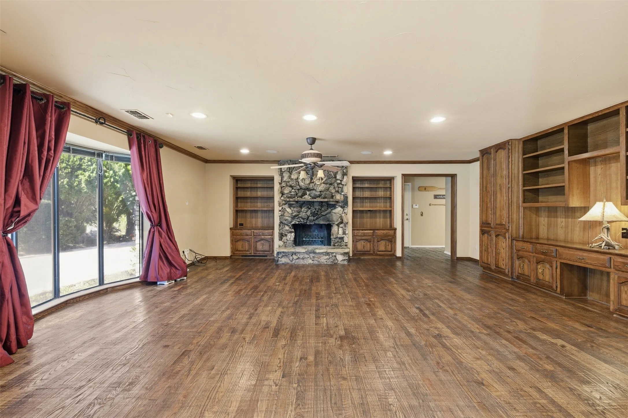 Single Family Residence For Sale in Collin County , 42 Santa Rosa Circle, Wylie, Texas 75098, 5 Bedroom, 5 Bathroom, 2 Garage spaces, 4,893 Sqft, built in 1980, mls#21215603, Real Estate Agent in Wylie, Homes For Sale in Collin county, Homes For Sale in Wylie, Realtor in Wylie Texas, Real Estate Brokerage Independent Realty Texas, Luminita Cordes Realtor