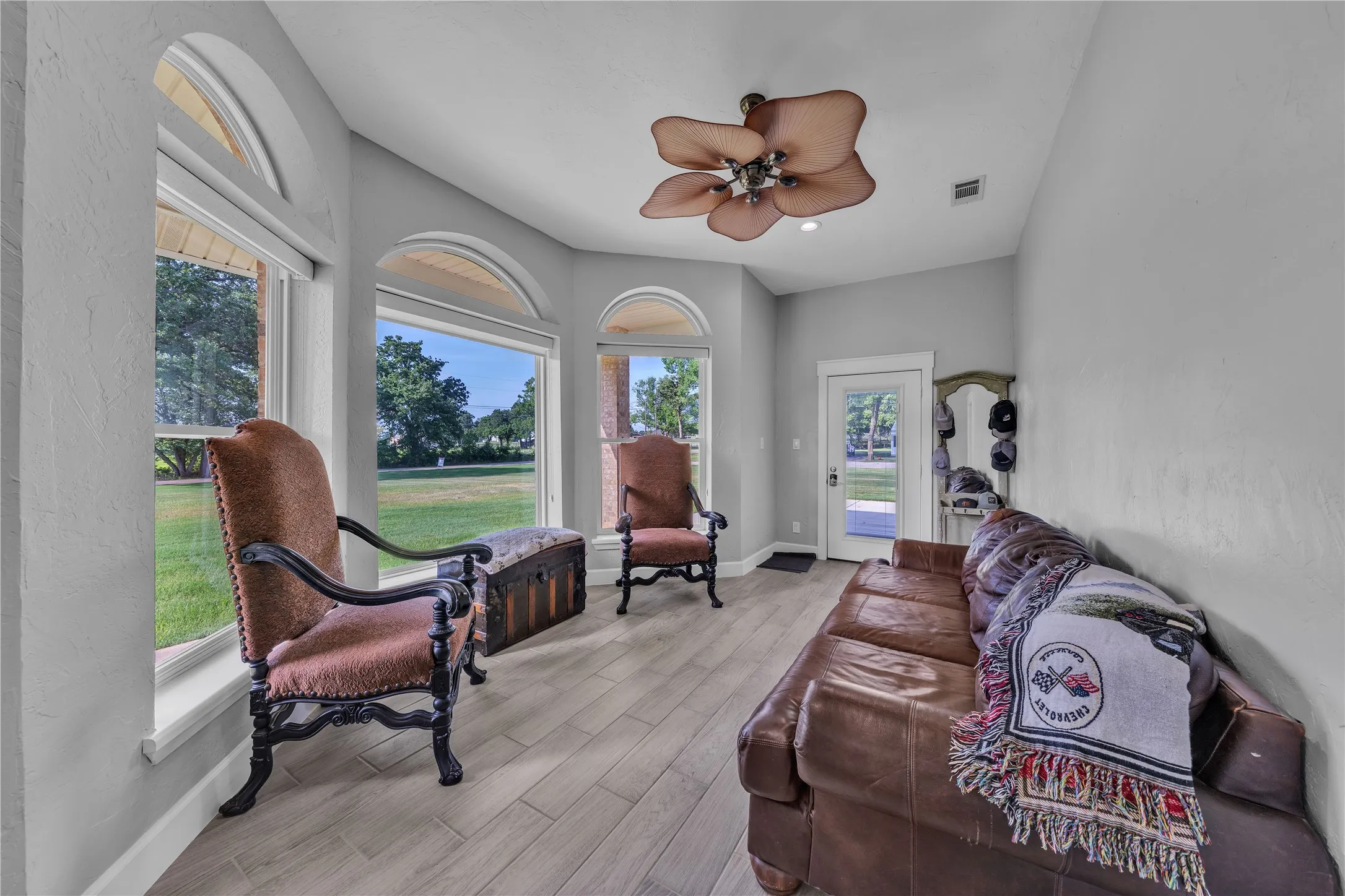 Single Family Residence For Sale in Johnson County , 9805 Eldorado Drive, Burleson, Texas 76028, 3 Bedroom, 3 Bathroom, 6 Garage spaces, 2,830 Sqft, built in 2001, Preowned, mls#21211453, Real Estate Agent in Burleson, Homes For Sale in Johnson county, Homes For Sale in Burleson, Realtor in Burleson Texas, Real Estate Brokerage Independent Realty Texas, Luminita Cordes Realtor