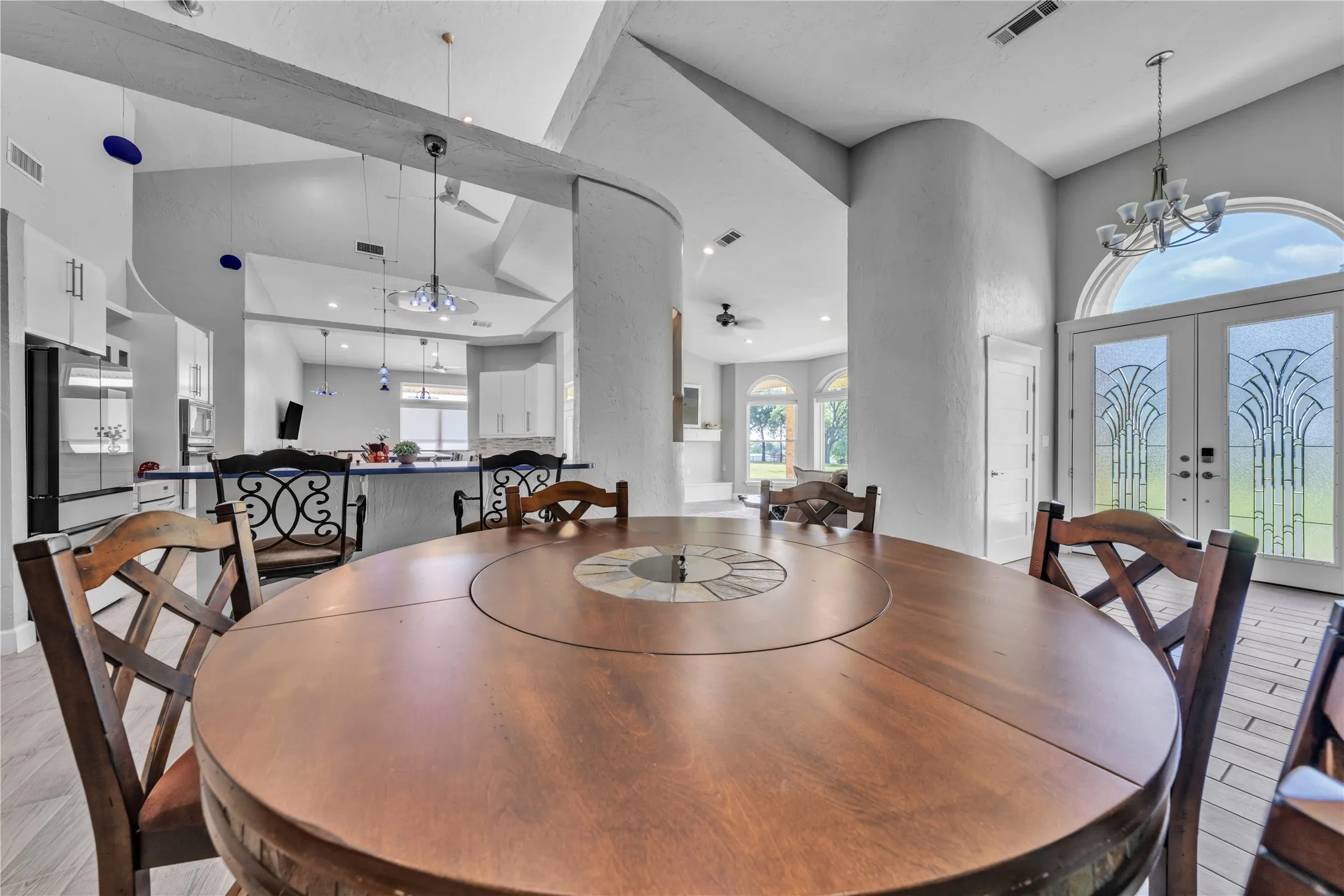 Single Family Residence For Sale in Johnson County , 9805 Eldorado Drive, Burleson, Texas 76028, 3 Bedroom, 3 Bathroom, 6 Garage spaces, 2,830 Sqft, built in 2001, Preowned, mls#21211453, Real Estate Agent in Burleson, Homes For Sale in Johnson county, Homes For Sale in Burleson, Realtor in Burleson Texas, Real Estate Brokerage Independent Realty Texas, Luminita Cordes Realtor