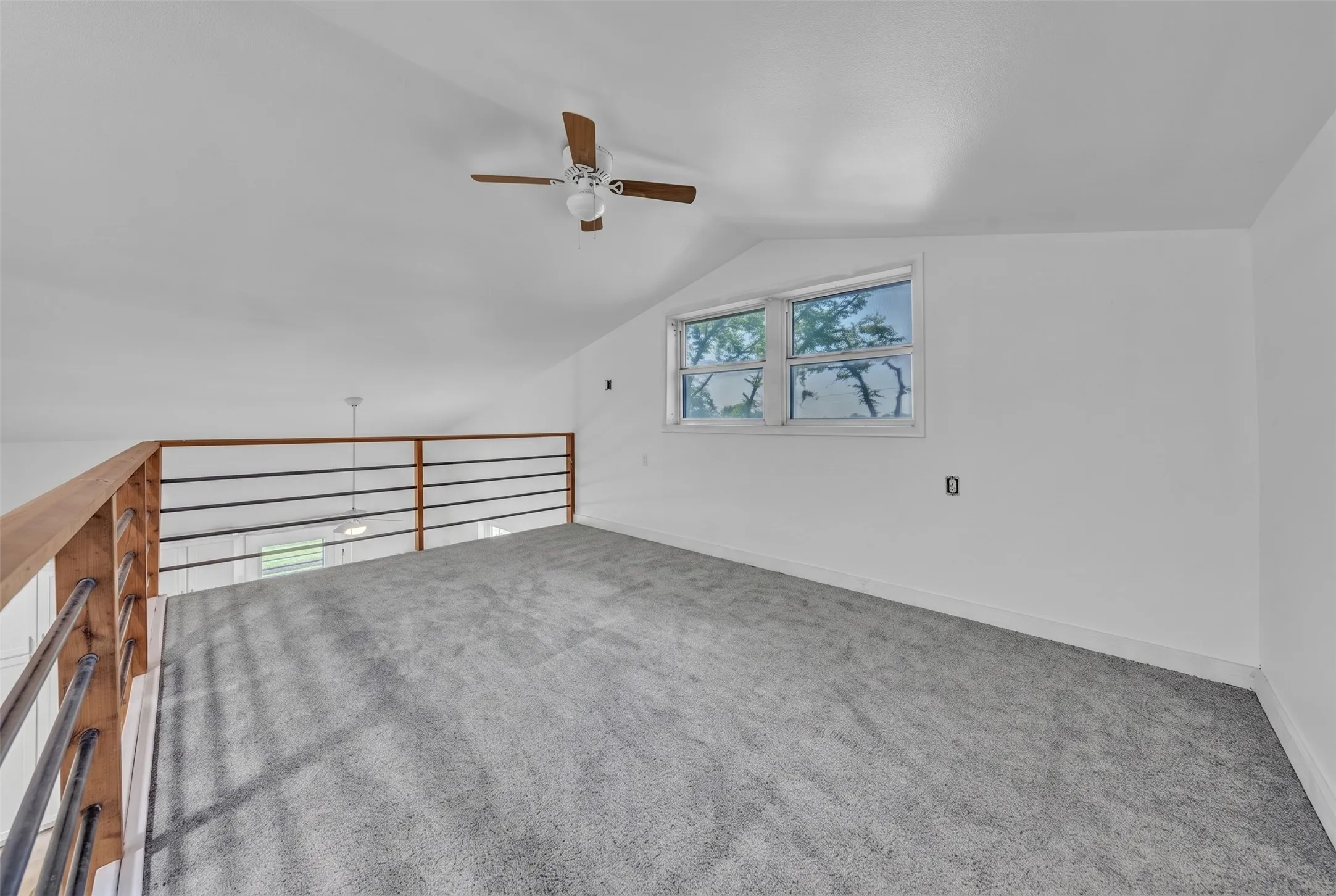 Single Family Residence For Sale in Johnson County , 9805 Eldorado Drive, Burleson, Texas 76028, 3 Bedroom, 3 Bathroom, 6 Garage spaces, 2,830 Sqft, built in 2001, Preowned, mls#21211453, Real Estate Agent in Burleson, Homes For Sale in Johnson county, Homes For Sale in Burleson, Realtor in Burleson Texas, Real Estate Brokerage Independent Realty Texas, Luminita Cordes Realtor