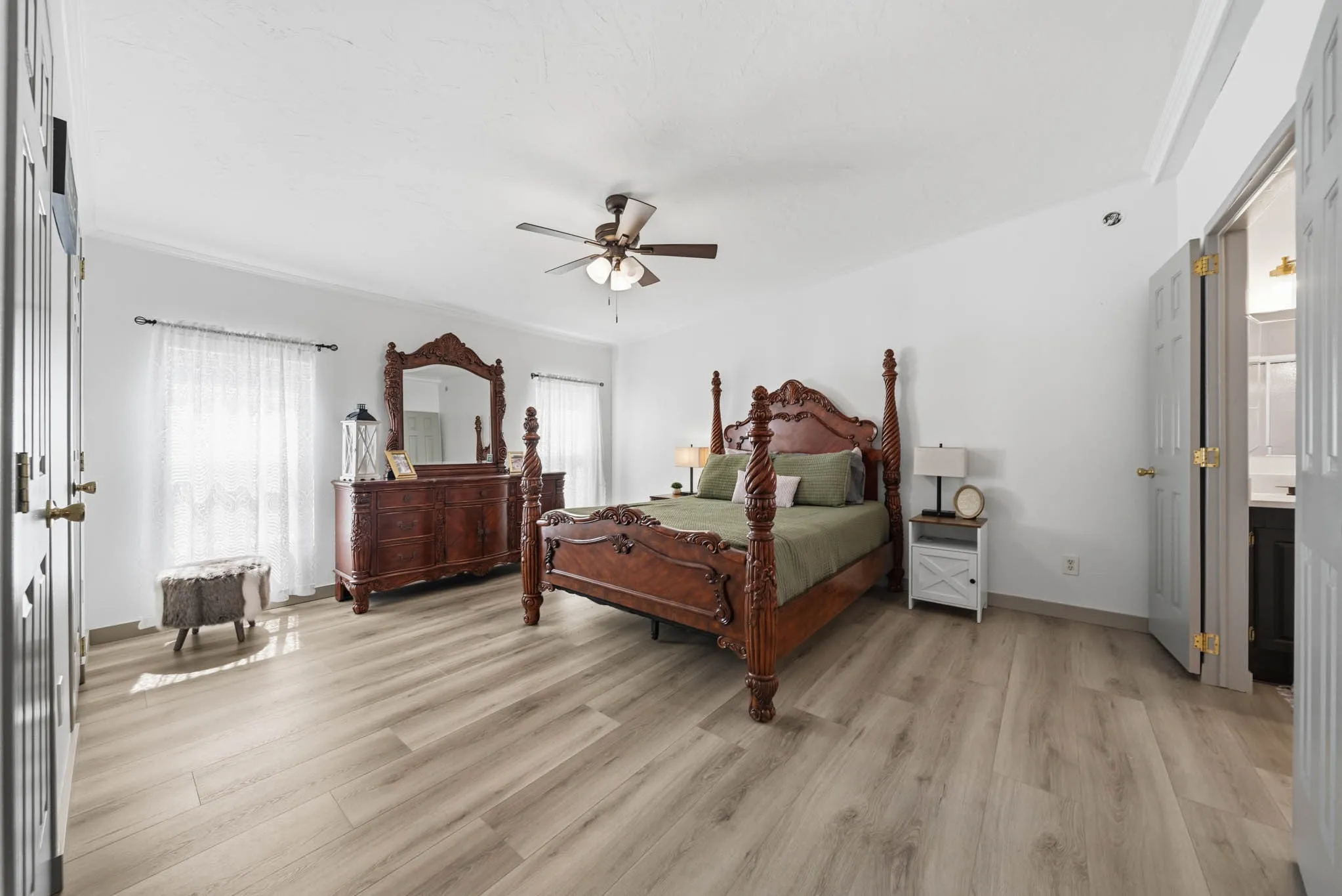 Manufactured Home For Sale in Hill County , 2651 Fm 67, Covington, Texas 76636, 4 Bedroom, 2 Bathroom, Garage spaces, 2,432 Sqft, built in 2003, Preowned, mls#21215638, Real Estate Agent in Covington, Homes For Sale in Hill county, Homes For Sale in Covington, Realtor in Covington Texas, Real Estate Brokerage Independent Realty Texas, Luminita Cordes Realtor