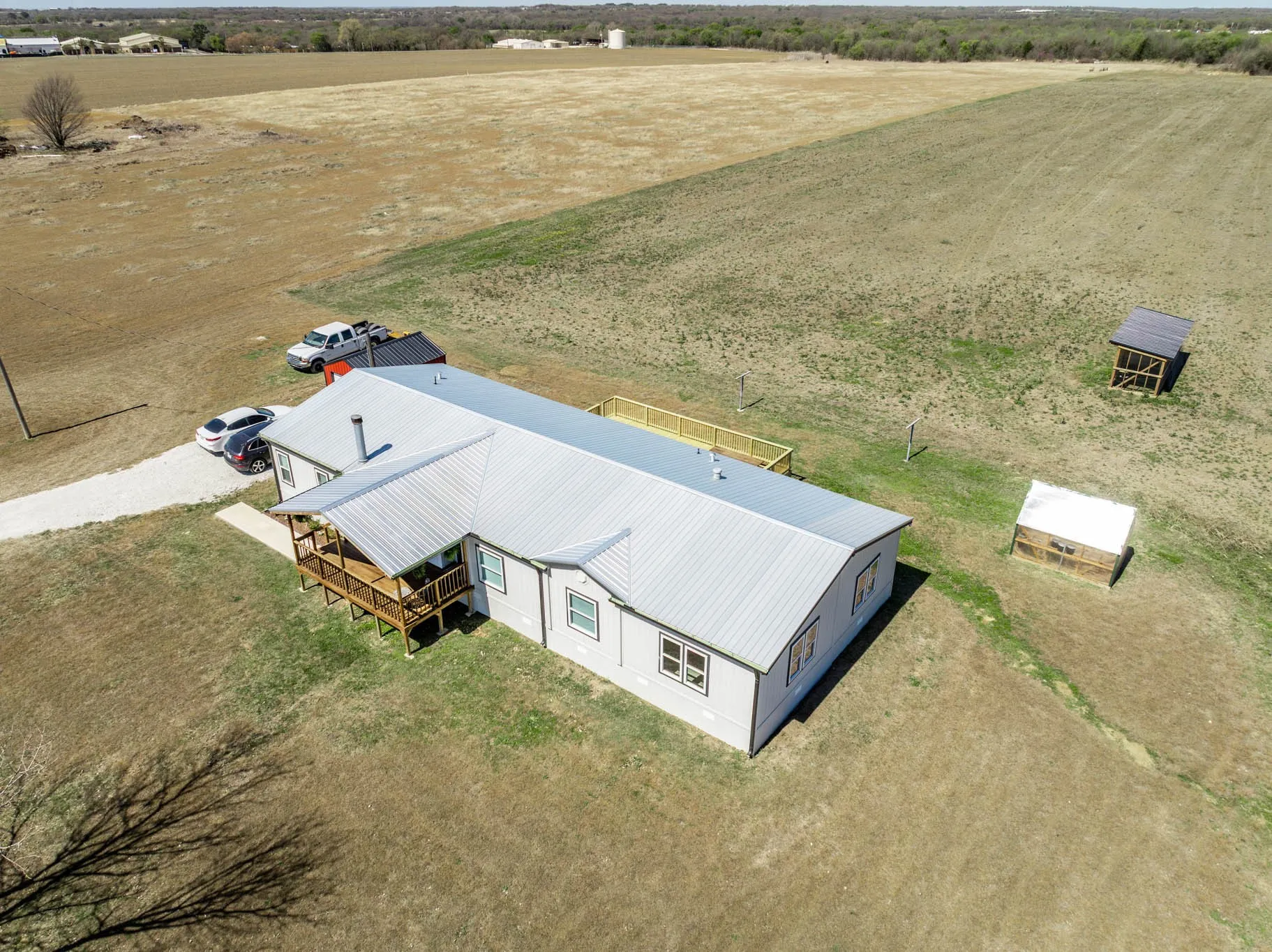 Manufactured Home For Sale in Hill County , 2651 Fm 67, Covington, Texas 76636, 4 Bedroom, 2 Bathroom, Garage spaces, 2,432 Sqft, built in 2003, Preowned, mls#21215638, Real Estate Agent in Covington, Homes For Sale in Hill county, Homes For Sale in Covington, Realtor in Covington Texas, Real Estate Brokerage Independent Realty Texas, Luminita Cordes Realtor