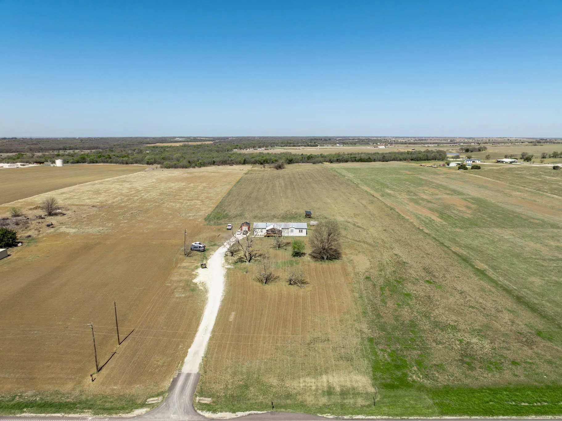 Manufactured Home For Sale in Hill County , 2651 Fm 67, Covington, Texas 76636, 4 Bedroom, 2 Bathroom, Garage spaces, 2,432 Sqft, built in 2003, Preowned, mls#21215638, Real Estate Agent in Covington, Homes For Sale in Hill county, Homes For Sale in Covington, Realtor in Covington Texas, Real Estate Brokerage Independent Realty Texas, Luminita Cordes Realtor