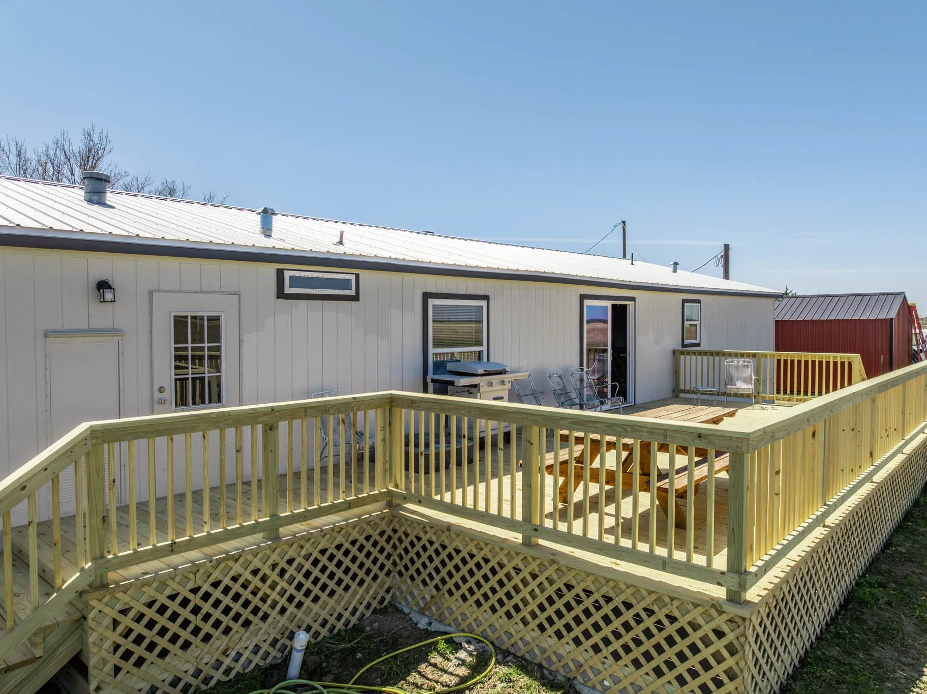 Manufactured Home For Sale in Hill County , 2651 Fm 67, Covington, Texas 76636, 4 Bedroom, 2 Bathroom, Garage spaces, 2,432 Sqft, built in 2003, Preowned, mls#21215638, Real Estate Agent in Covington, Homes For Sale in Hill county, Homes For Sale in Covington, Realtor in Covington Texas, Real Estate Brokerage Independent Realty Texas, Luminita Cordes Realtor