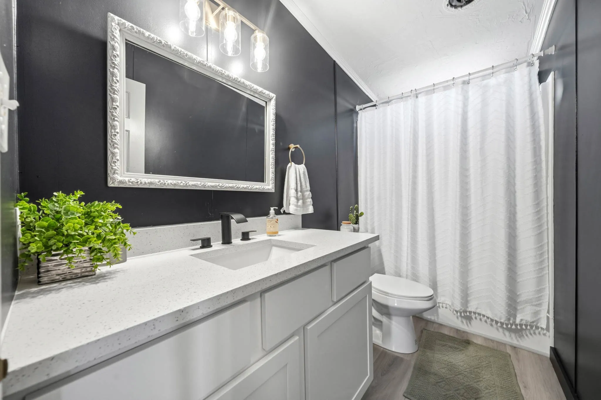 Manufactured Home For Sale in Hill County , 2651 Fm 67, Covington, Texas 76636, 4 Bedroom, 2 Bathroom, Garage spaces, 2,432 Sqft, built in 2003, Preowned, mls#21215638, Real Estate Agent in Covington, Homes For Sale in Hill county, Homes For Sale in Covington, Realtor in Covington Texas, Real Estate Brokerage Independent Realty Texas, Luminita Cordes Realtor