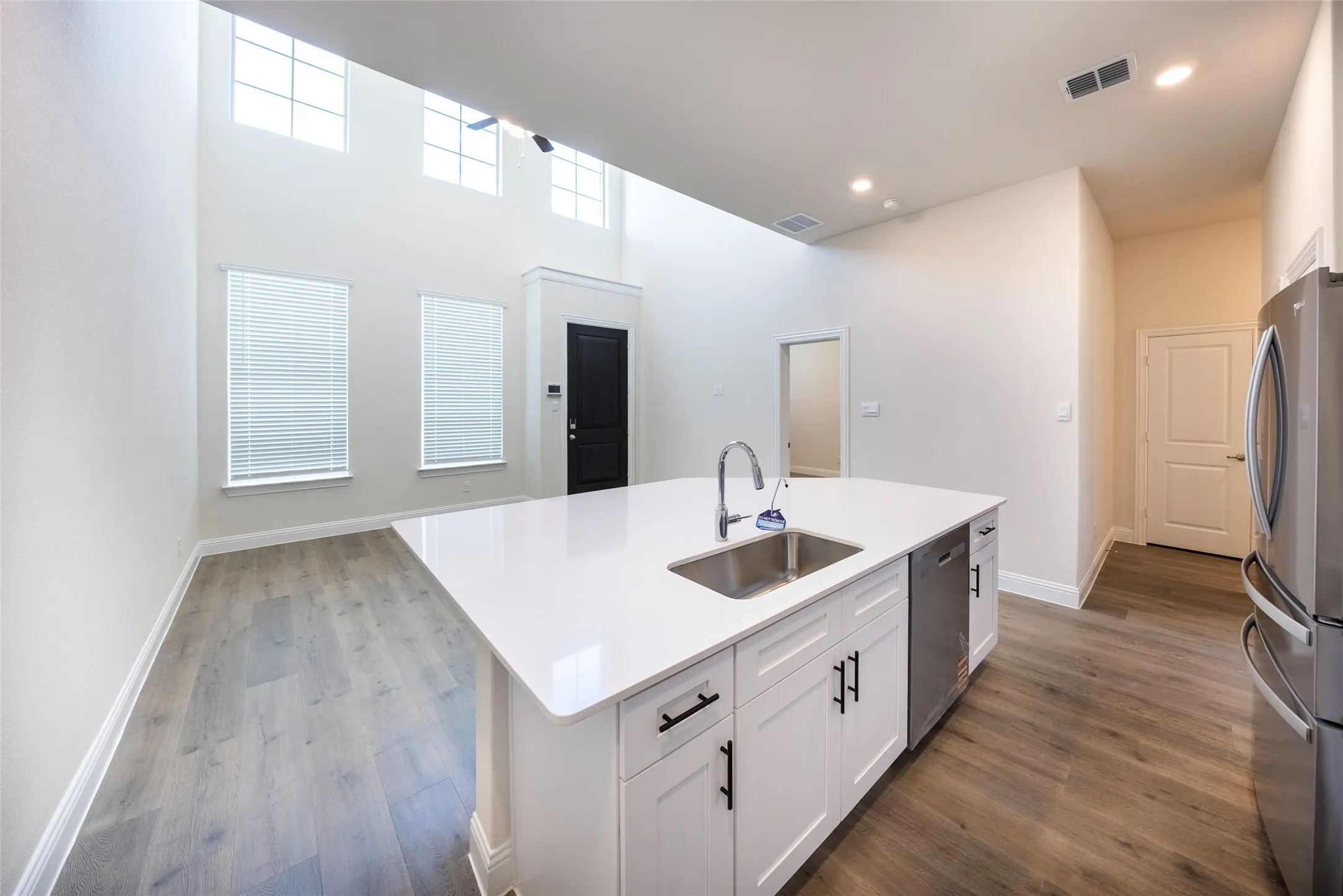 Single Family Residence For Rent in Collin County , 1530 Lake District Drive, Allen, Texas 75013, 5 Bedroom, 5 Bathroom, 2 Garage spaces, 2,610 Sqft, built in 2024, New Construction - Complete, mls#21215528, Real Estate Agent in Allen, Homes For Rent in Collin county, Homes For Rent in Allen, Realtor in Allen Texas, Real Estate Brokerage Independent Realty Texas, Luminita Cordes Realtor