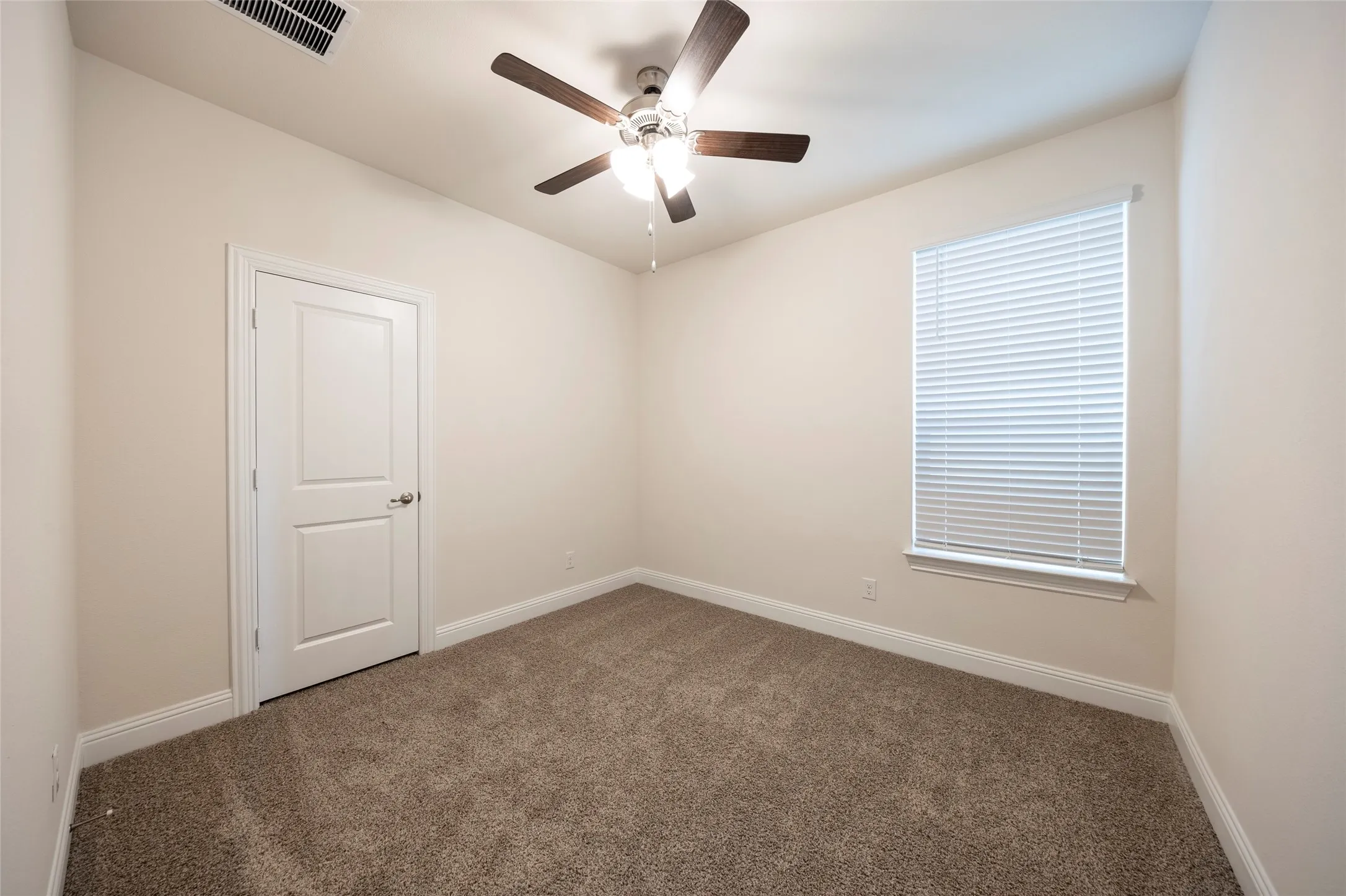 Single Family Residence For Rent in Collin County , 1530 Lake District Drive, Allen, Texas 75013, 5 Bedroom, 5 Bathroom, 2 Garage spaces, 2,610 Sqft, built in 2024, New Construction - Complete, mls#21215528, Real Estate Agent in Allen, Homes For Rent in Collin county, Homes For Rent in Allen, Realtor in Allen Texas, Real Estate Brokerage Independent Realty Texas, Luminita Cordes Realtor