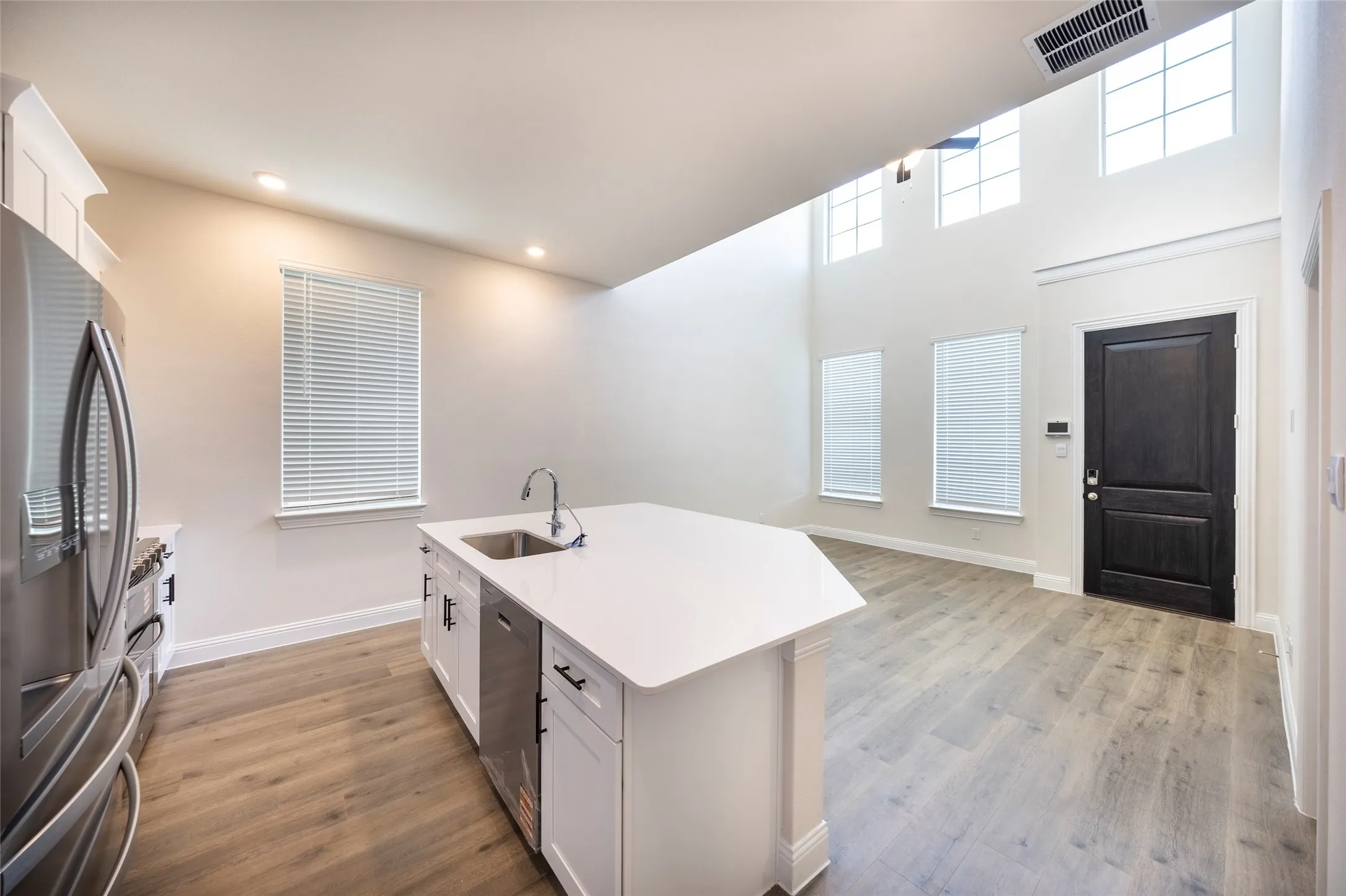 Single Family Residence For Rent in Collin County , 1530 Lake District Drive, Allen, Texas 75013, 5 Bedroom, 5 Bathroom, 2 Garage spaces, 2,610 Sqft, built in 2024, New Construction - Complete, mls#21215528, Real Estate Agent in Allen, Homes For Rent in Collin county, Homes For Rent in Allen, Realtor in Allen Texas, Real Estate Brokerage Independent Realty Texas, Luminita Cordes Realtor