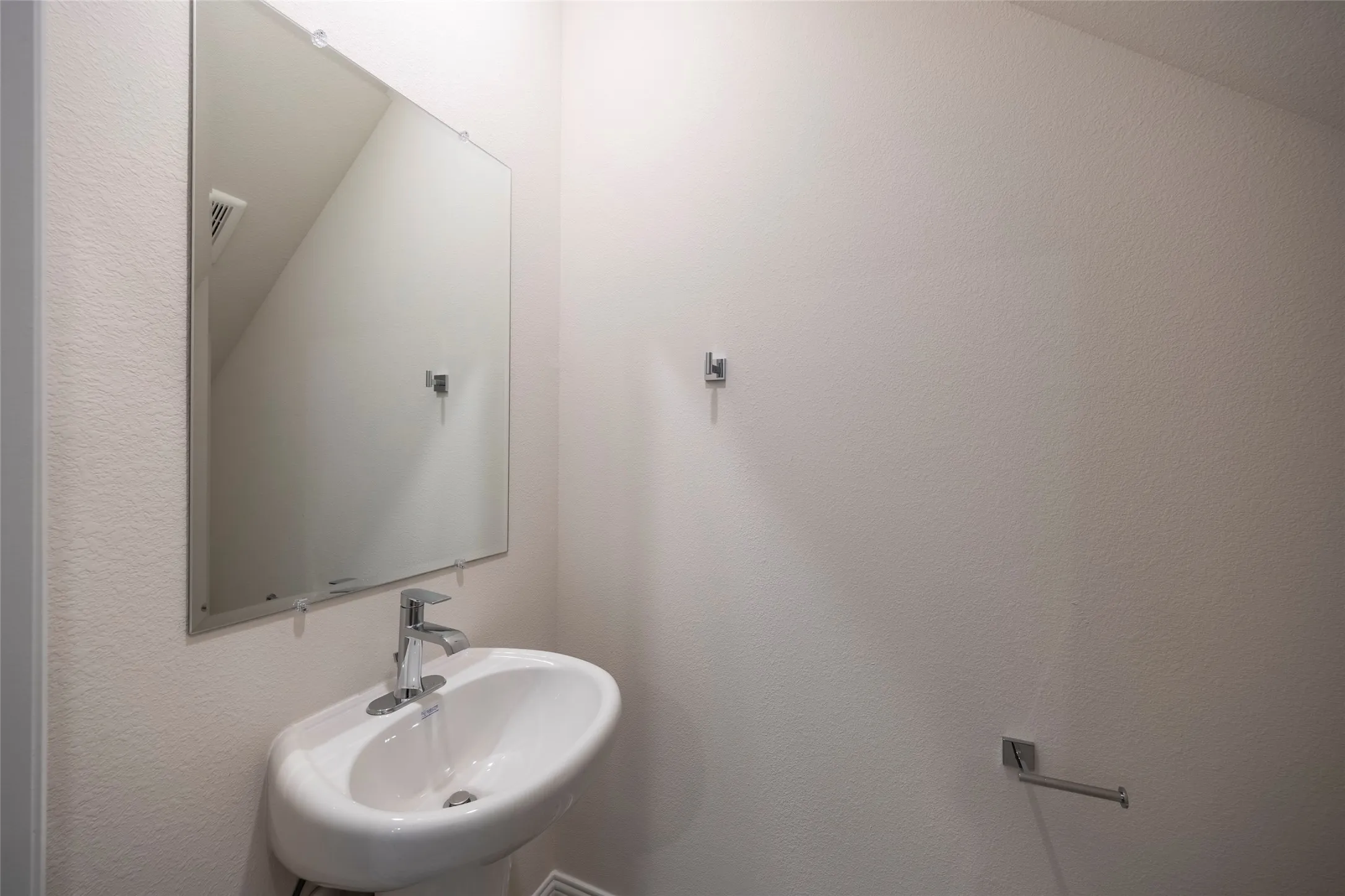 Single Family Residence For Rent in Collin County , 1530 Lake District Drive, Allen, Texas 75013, 5 Bedroom, 5 Bathroom, 2 Garage spaces, 2,610 Sqft, built in 2024, New Construction - Complete, mls#21215528, Real Estate Agent in Allen, Homes For Rent in Collin county, Homes For Rent in Allen, Realtor in Allen Texas, Real Estate Brokerage Independent Realty Texas, Luminita Cordes Realtor