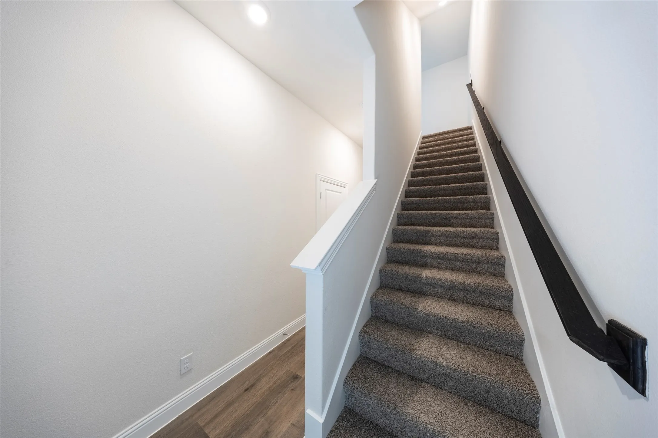 Single Family Residence For Rent in Collin County , 1530 Lake District Drive, Allen, Texas 75013, 5 Bedroom, 5 Bathroom, 2 Garage spaces, 2,610 Sqft, built in 2024, New Construction - Complete, mls#21215528, Real Estate Agent in Allen, Homes For Rent in Collin county, Homes For Rent in Allen, Realtor in Allen Texas, Real Estate Brokerage Independent Realty Texas, Luminita Cordes Realtor