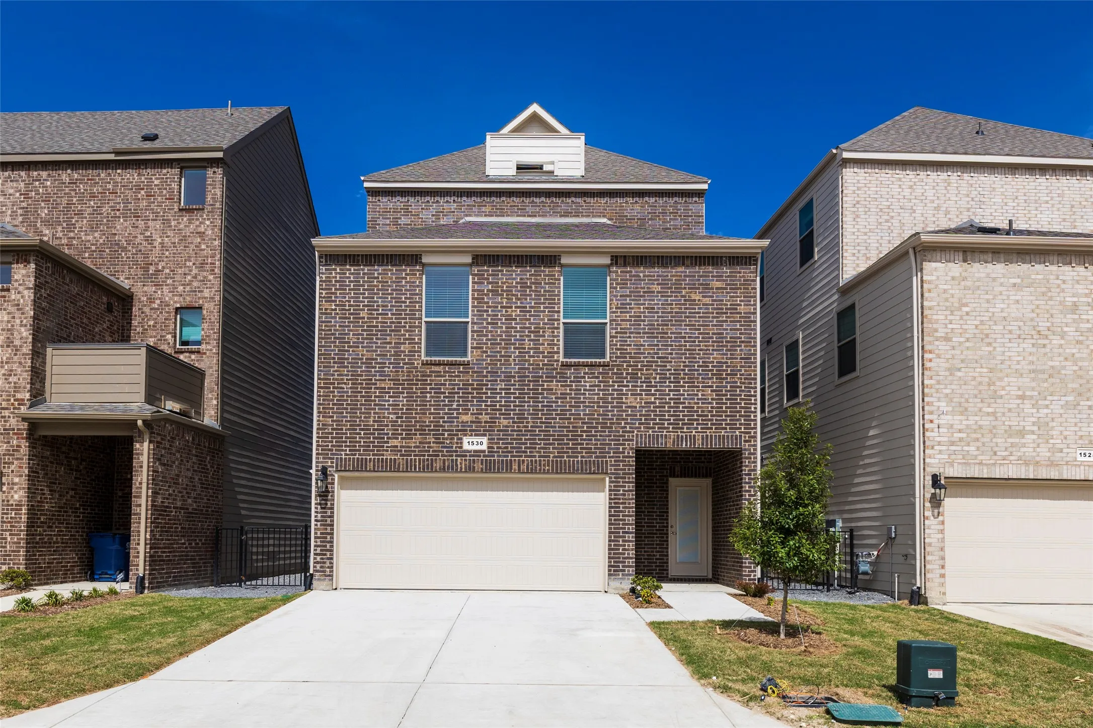 Single Family Residence For Rent in Collin County , 1530 Lake District Drive, Allen, Texas 75013, 5 Bedroom, 5 Bathroom, 2 Garage spaces, 2,610 Sqft, built in 2024, New Construction - Complete, mls#21215528, Real Estate Agent in Allen, Homes For Rent in Collin county, Homes For Rent in Allen, Realtor in Allen Texas, Real Estate Brokerage Independent Realty Texas, Luminita Cordes Realtor