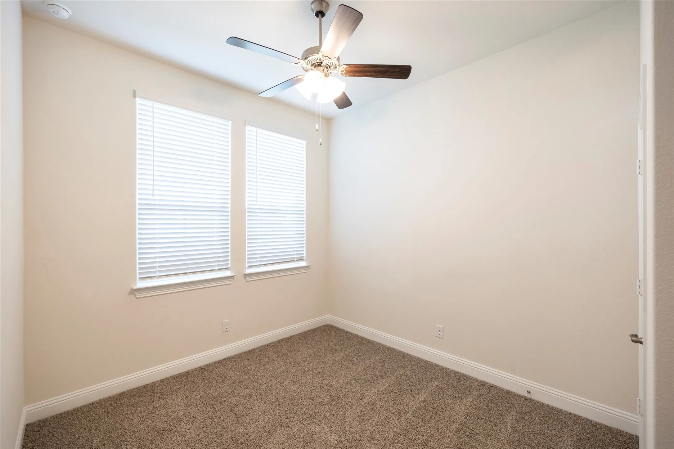 Single Family Residence For Rent in Collin County , 1530 Lake District Drive, Allen, Texas 75013, 5 Bedroom, 5 Bathroom, 2 Garage spaces, 2,610 Sqft, built in 2024, New Construction - Complete, mls#21215528, Real Estate Agent in Allen, Homes For Rent in Collin county, Homes For Rent in Allen, Realtor in Allen Texas, Real Estate Brokerage Independent Realty Texas, Luminita Cordes Realtor