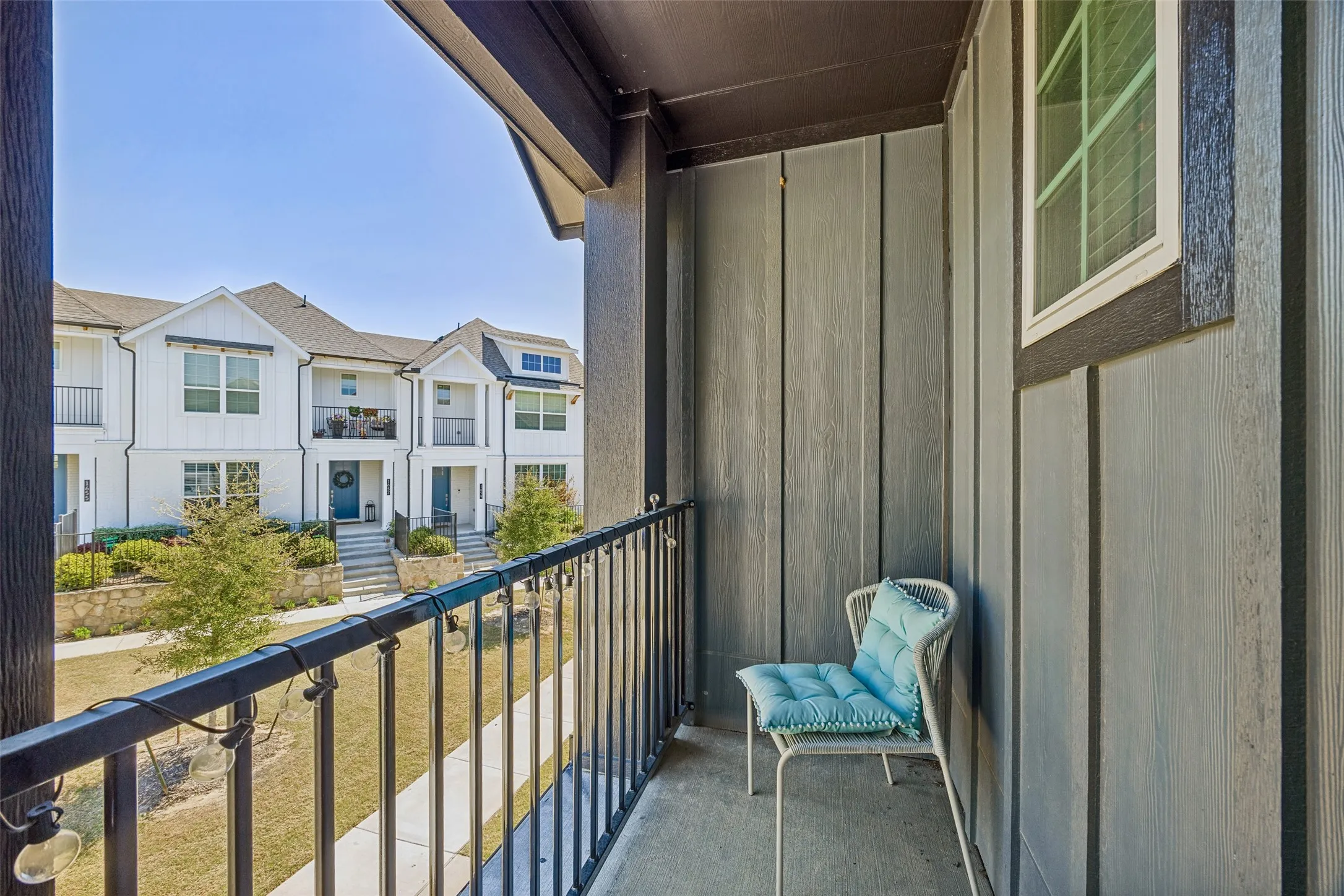 Townhouse For Sale in Collin County , 1650 Jessica Drive, Allen, Texas 75002, 3 Bedroom, 3 Bathroom, 2 Garage spaces, 2,008 Sqft, built in 2022, mls#21215325, Real Estate Agent in Allen, Homes For Sale in Collin county, Homes For Sale in Allen, Realtor in Allen Texas, Real Estate Brokerage Independent Realty Texas, Luminita Cordes Realtor