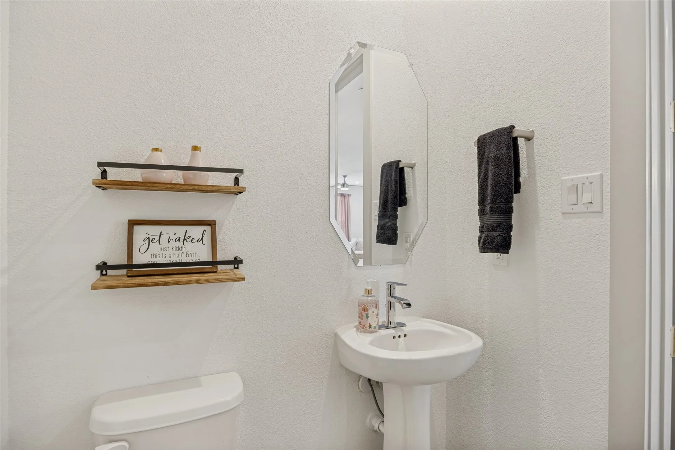 Townhouse For Sale in Collin County , 1650 Jessica Drive, Allen, Texas 75002, 3 Bedroom, 3 Bathroom, 2 Garage spaces, 2,008 Sqft, built in 2022, mls#21215325, Real Estate Agent in Allen, Homes For Sale in Collin county, Homes For Sale in Allen, Realtor in Allen Texas, Real Estate Brokerage Independent Realty Texas, Luminita Cordes Realtor