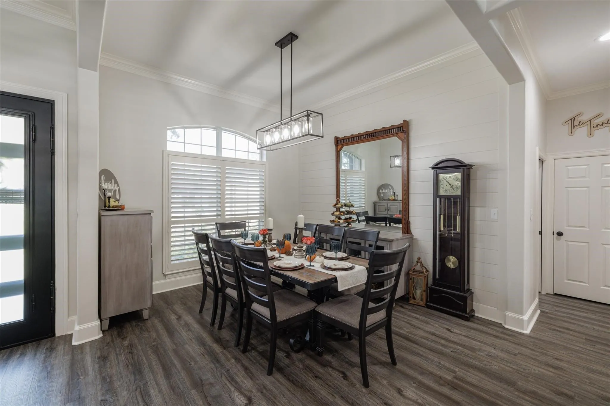 Single Family Residence For Sale in Smith County , 106 Graham Lane, Bullard, Texas 75757, 3 Bedroom, 3 Bathroom, 3 Garage spaces, 2,505 Sqft, built in 2000, mls#21215722, Real Estate Agent in Bullard, Homes For Sale in Smith county, Homes For Sale in Bullard, Realtor in Bullard Texas, Real Estate Brokerage Independent Realty Texas, Luminita Cordes Realtor
