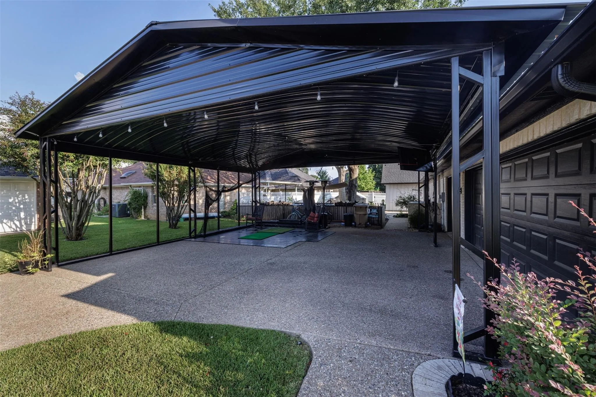 Single Family Residence For Sale in Smith County , 106 Graham Lane, Bullard, Texas 75757, 3 Bedroom, 3 Bathroom, 3 Garage spaces, 2,505 Sqft, built in 2000, mls#21215722, Real Estate Agent in Bullard, Homes For Sale in Smith county, Homes For Sale in Bullard, Realtor in Bullard Texas, Real Estate Brokerage Independent Realty Texas, Luminita Cordes Realtor