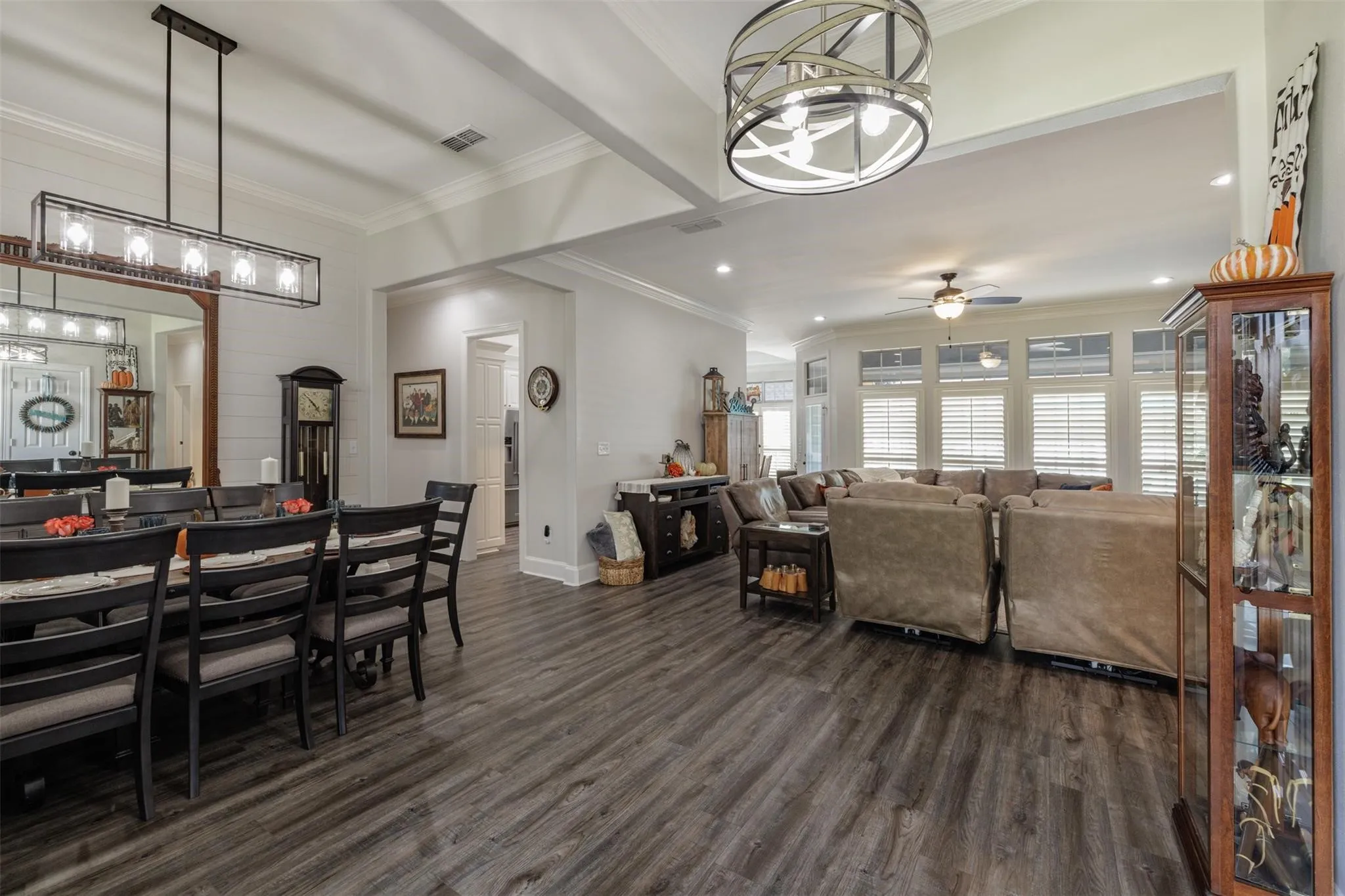Single Family Residence For Sale in Smith County , 106 Graham Lane, Bullard, Texas 75757, 3 Bedroom, 3 Bathroom, 3 Garage spaces, 2,505 Sqft, built in 2000, mls#21215722, Real Estate Agent in Bullard, Homes For Sale in Smith county, Homes For Sale in Bullard, Realtor in Bullard Texas, Real Estate Brokerage Independent Realty Texas, Luminita Cordes Realtor