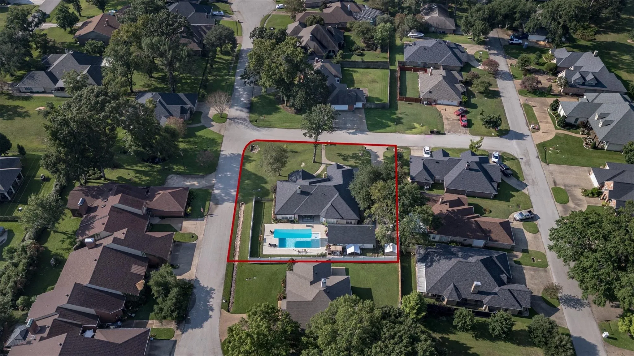 Single Family Residence For Sale in Smith County , 106 Graham Lane, Bullard, Texas 75757, 3 Bedroom, 3 Bathroom, 3 Garage spaces, 2,505 Sqft, built in 2000, mls#21215722, Real Estate Agent in Bullard, Homes For Sale in Smith county, Homes For Sale in Bullard, Realtor in Bullard Texas, Real Estate Brokerage Independent Realty Texas, Luminita Cordes Realtor