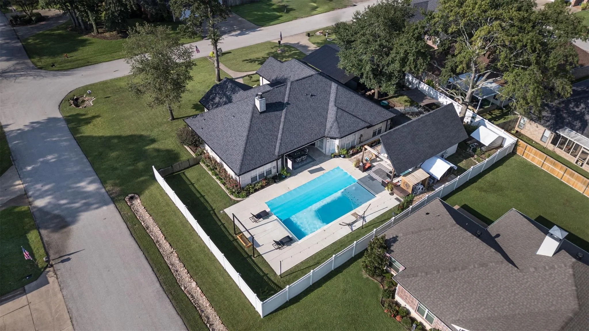 Single Family Residence For Sale in Smith County , 106 Graham Lane, Bullard, Texas 75757, 3 Bedroom, 3 Bathroom, 3 Garage spaces, 2,505 Sqft, built in 2000, mls#21215722, Real Estate Agent in Bullard, Homes For Sale in Smith county, Homes For Sale in Bullard, Realtor in Bullard Texas, Real Estate Brokerage Independent Realty Texas, Luminita Cordes Realtor