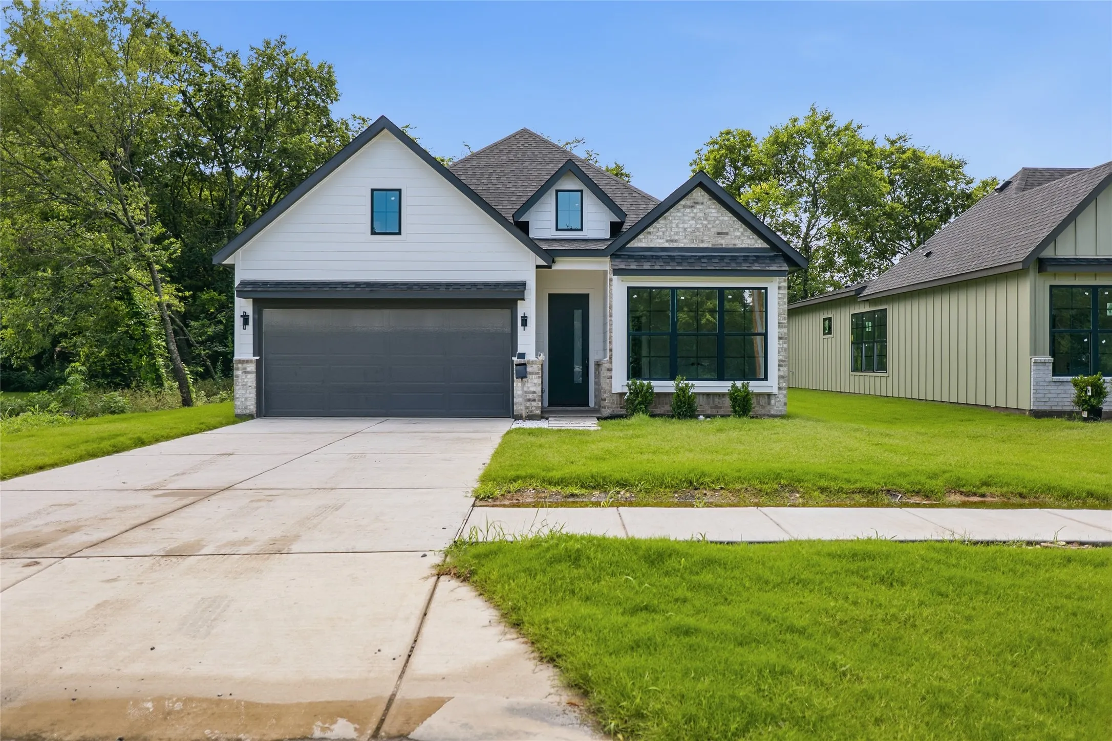 Single Family Residence For Sale in Fannin County , 307 E Locust Street, Leonard, Texas 75452, 3 Bedroom, 2 Bathroom, 1 Garage spaces, 1,542 Sqft, built in 2026, mls#21212725, Real Estate Agent in Leonard, Homes For Sale in Fannin county, Homes For Sale in Leonard, Realtor in Leonard Texas, Real Estate Brokerage Independent Realty Texas, Luminita Cordes Realtor
